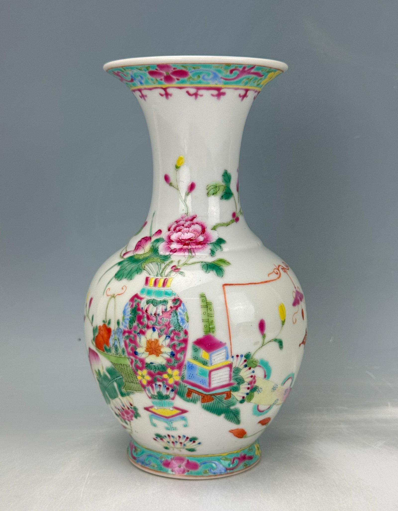 Chinese Famille Rose Porcelain Vase: Chinese Famille Rose Porcelain Vase , H 20.6 cm(8 in.) . ,Preview from Aug. 25th to 29th from 1:00 PM TO 5:00 PM Eastern Time, Location: 15229 Display Court, Rockville MD 20850.