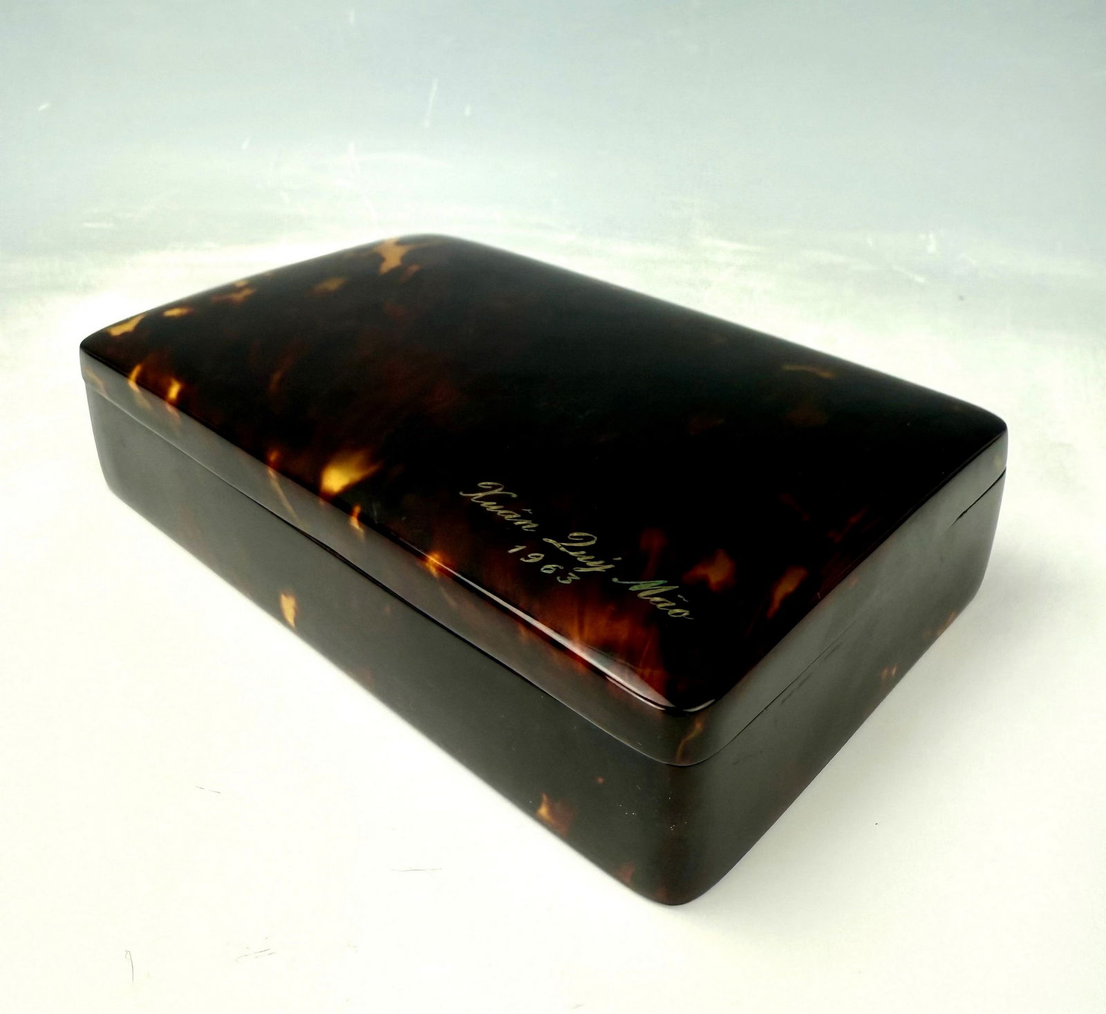A Signed Vintage Faux Tortoiseshell Box (1 of 7)