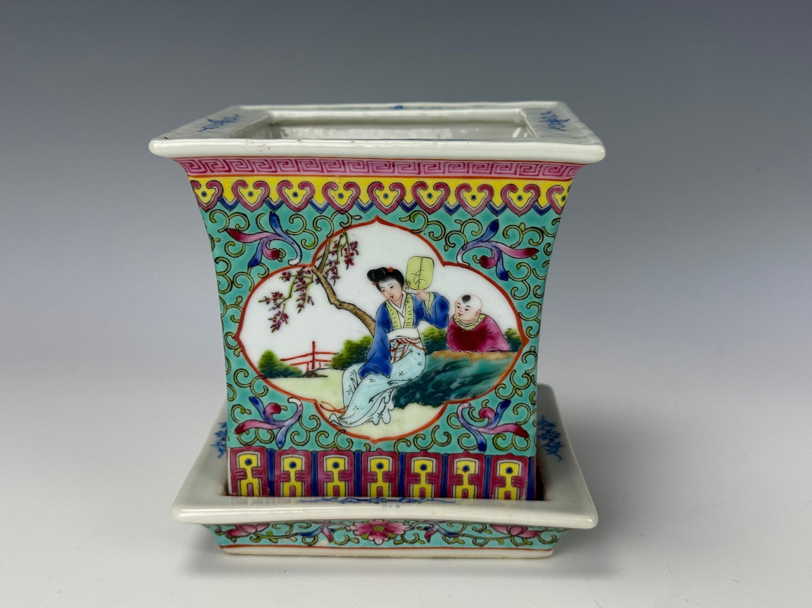 A Chinese Famille Rose Porcelain Planter: Chinese Famille Rose Porcelian Planter, D 13 cm(5 in.) x H 12 cm(4.8 in.), Preview from Dec.15th to 19th from 1:00 PM TO 5:00 PM Eastern Time, Location: 15229 Display Court, Rockville, MD 20850.