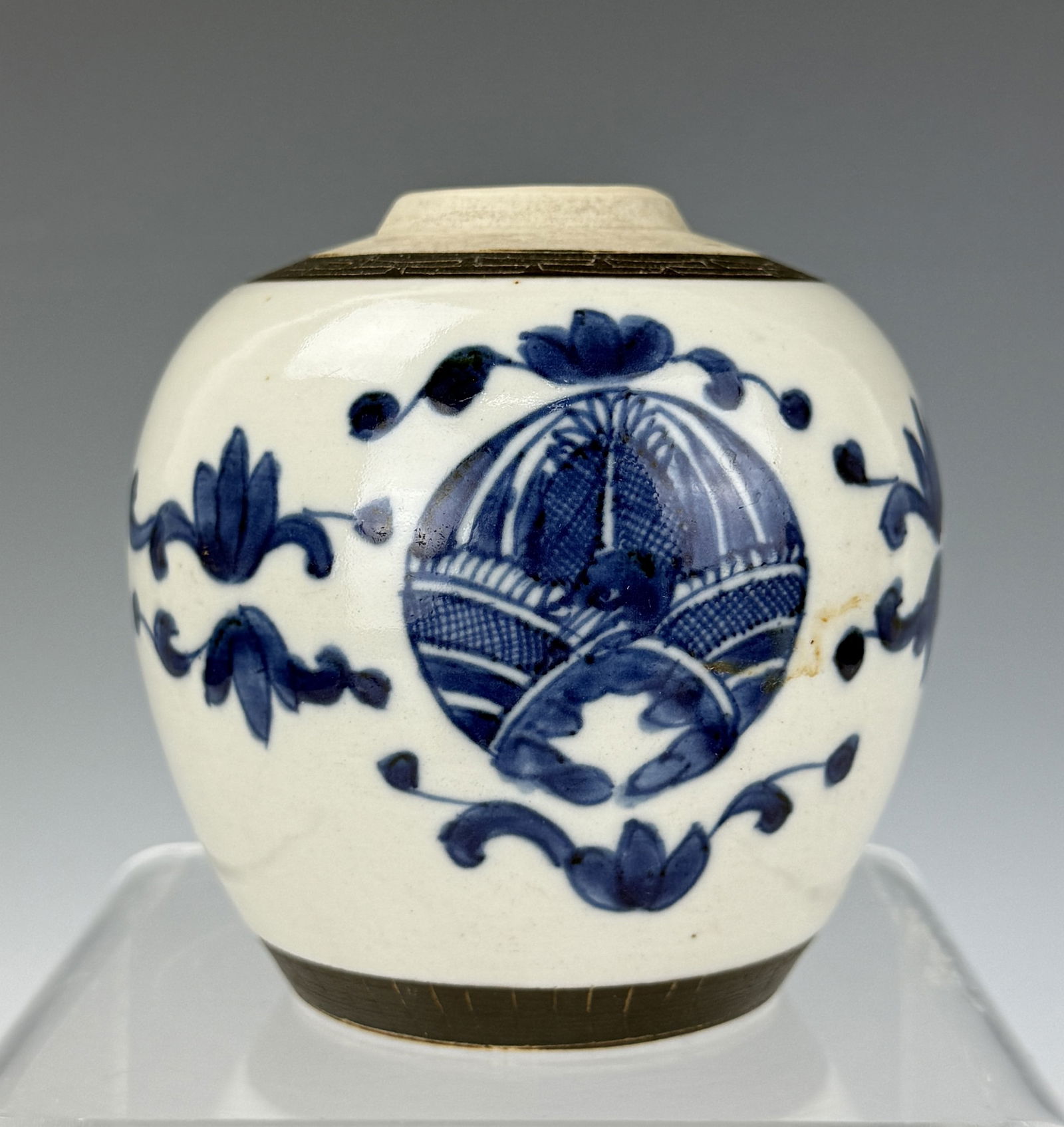 Antique Chinese Blue and White Porcelain Jar: Antique Chinese Blue and White Porcelain Jar,H 11 cm(4.3 in.),Preview from Dec.15th to 19th from 1:00 PM TO 5:00 PM Eastern Time, Location: 15229 Display Court, Rockville, MD 20850.