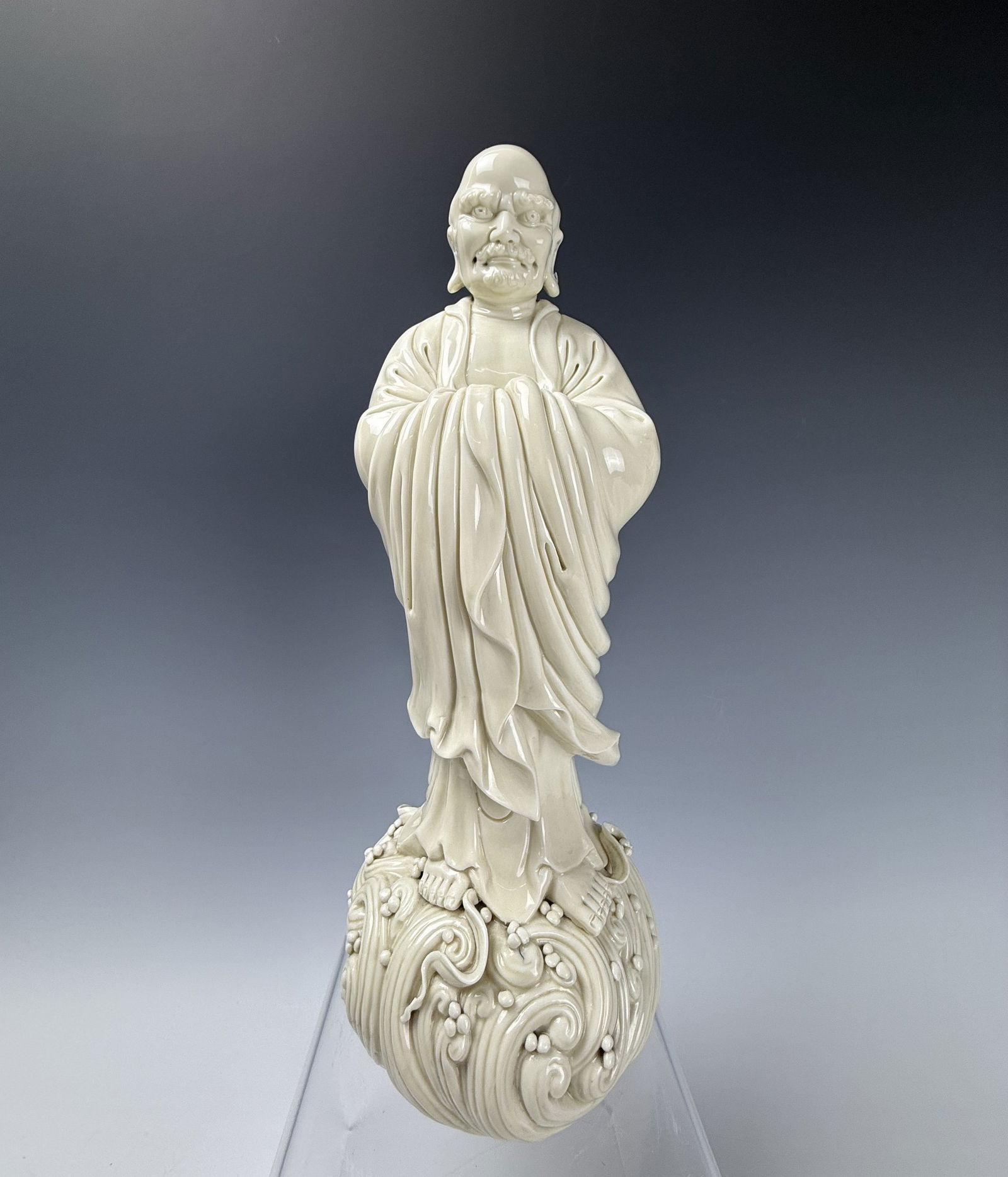 Blanc de Chine Wine Damo Statue (1 of 9)
