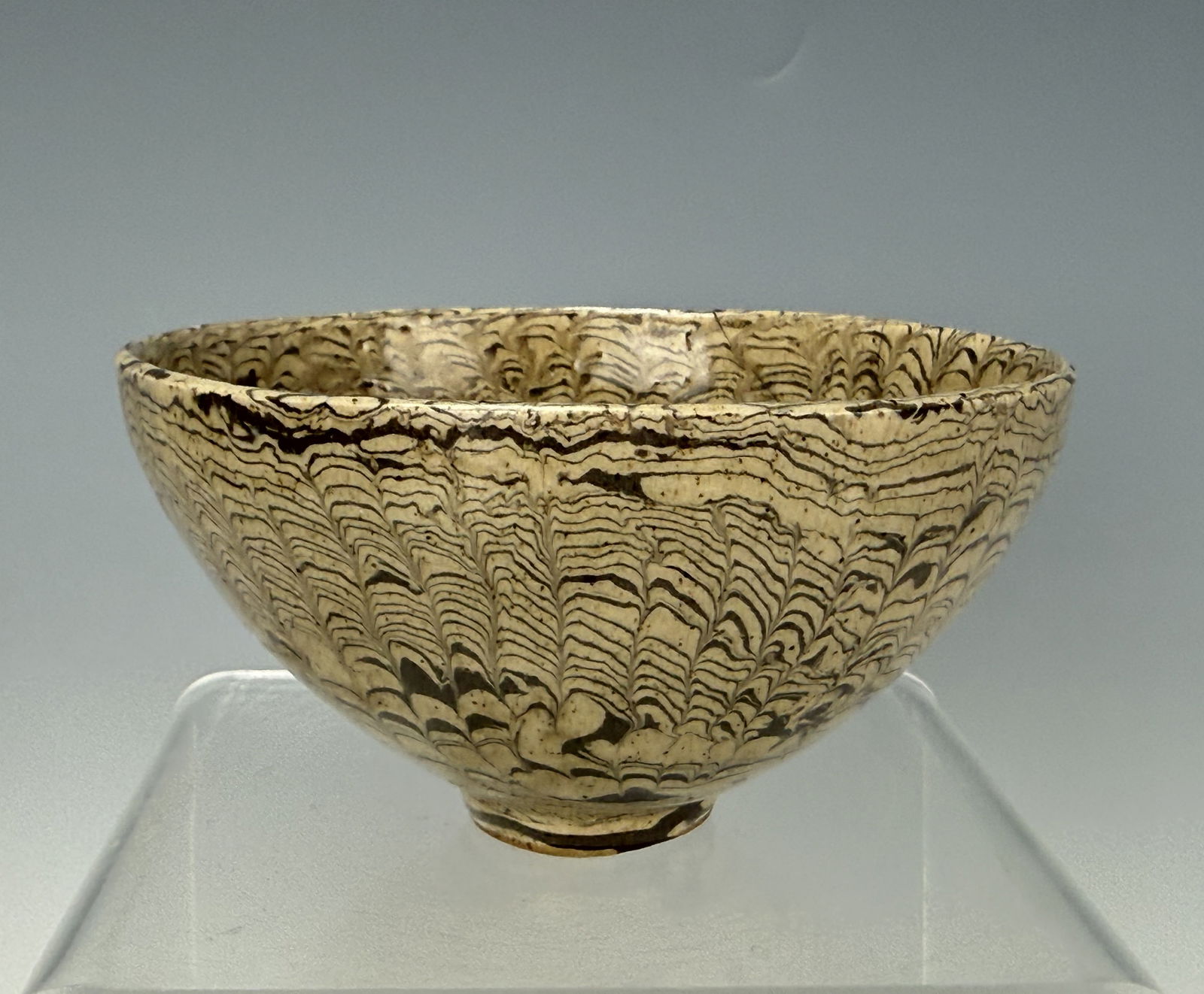 A Chinese Twisted Marble Glaze Bowl (1 of 6)