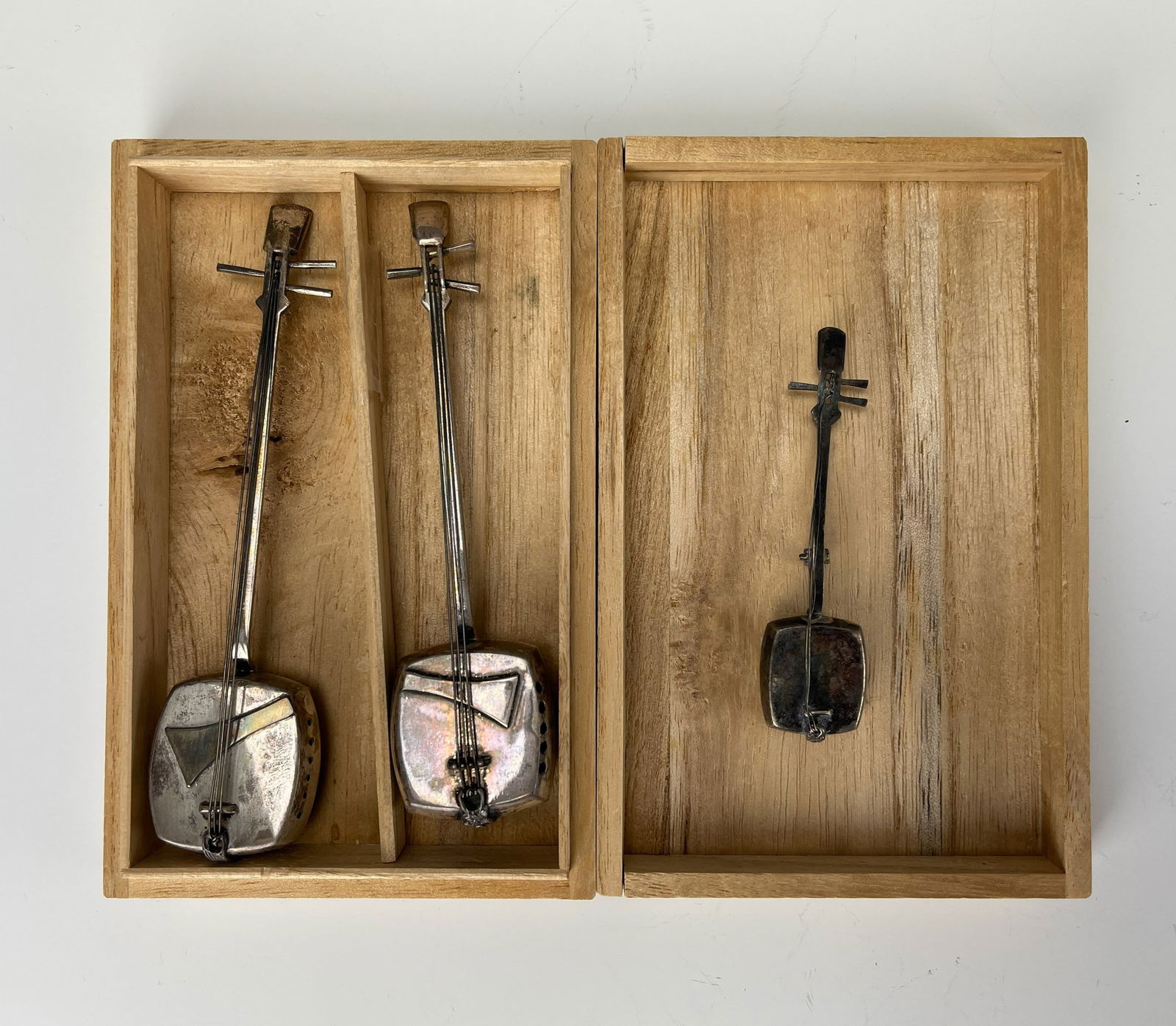 Three Japanese 950 Silver Shamisen Guitar Salt And Pepper (1 of 5)