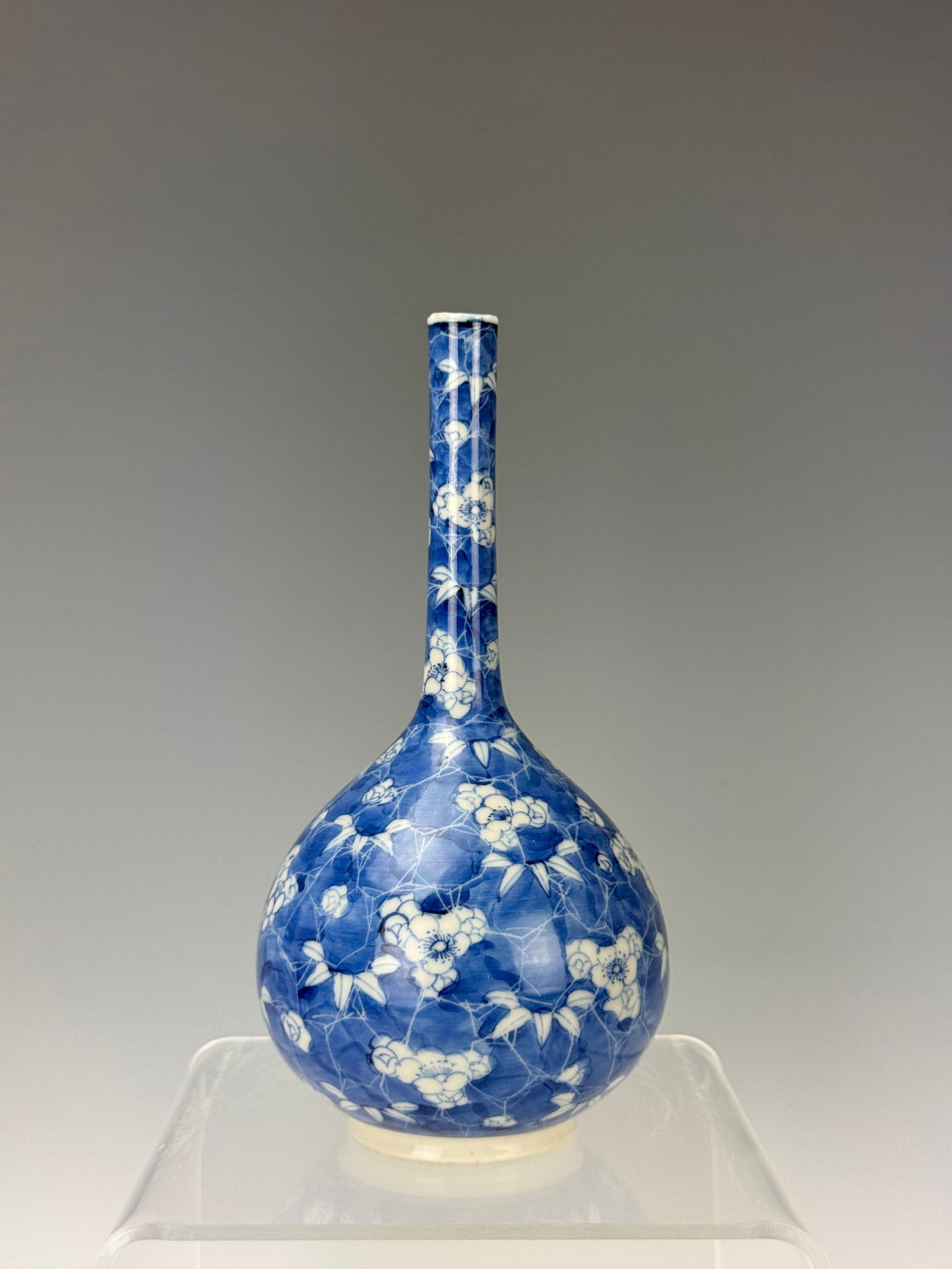 Chinese Blue and White Long Neck Porcelain Vase (1 of 5)