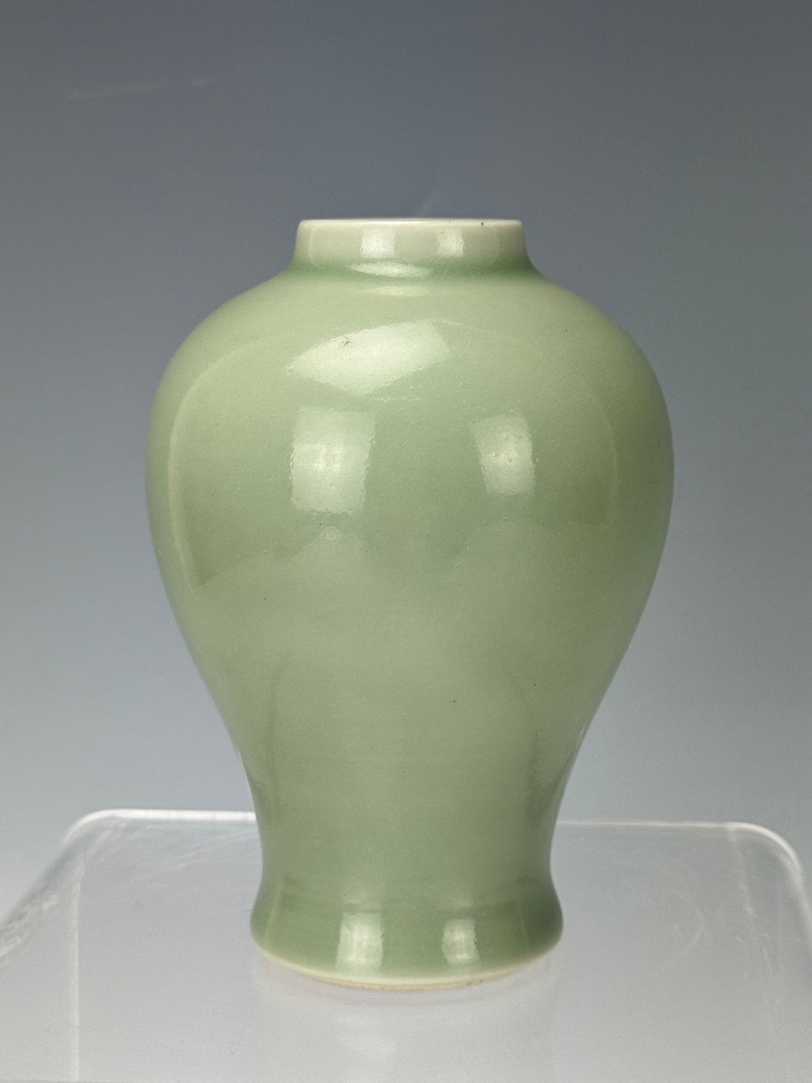 A Chinese Celadon Glazed Meiping Vase Yongzheng Mark (1 of 6)
