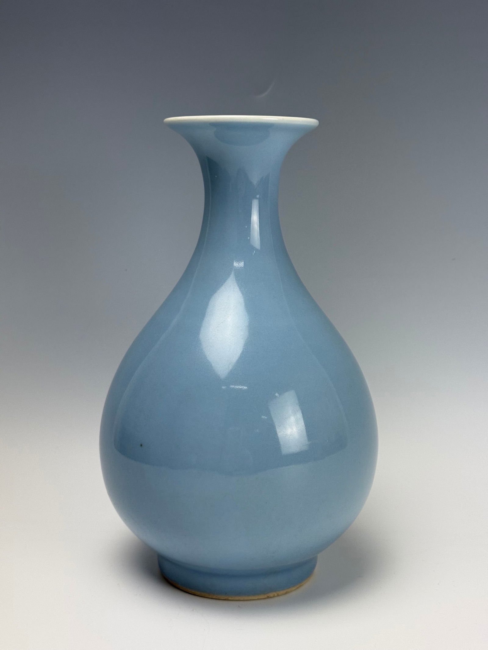A Chinese Claire De Lune Glazed YUHUCHUN Vase Qianlong Mark (1 of 6)