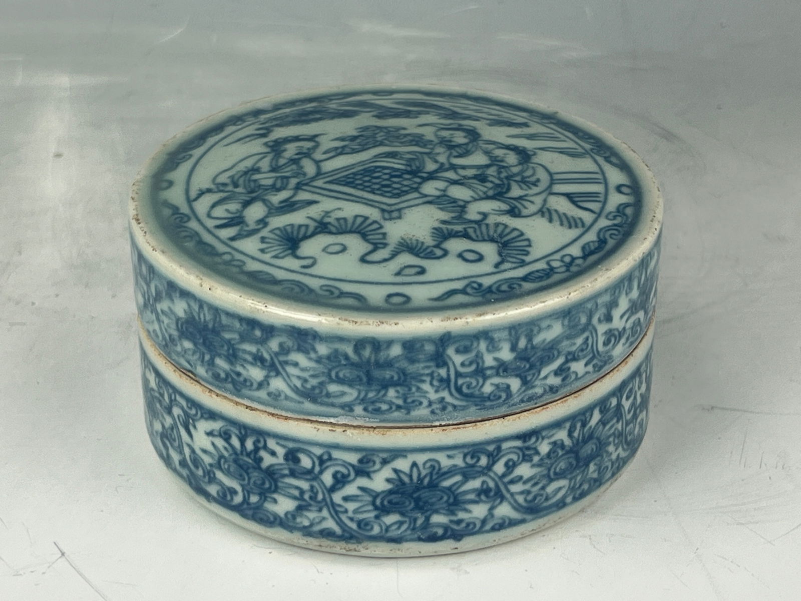 Chinese Blue and White Paste Box Painted Human Figures (1 of 7)