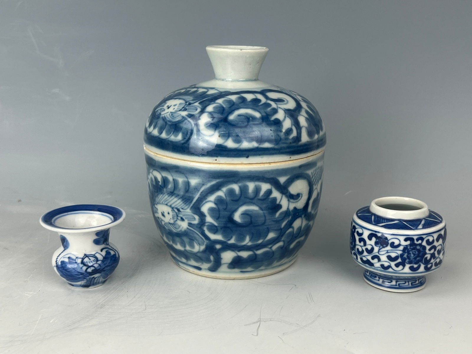 Three Pieces of Chinese Blue and White Porcelain Vases (1 of 7)