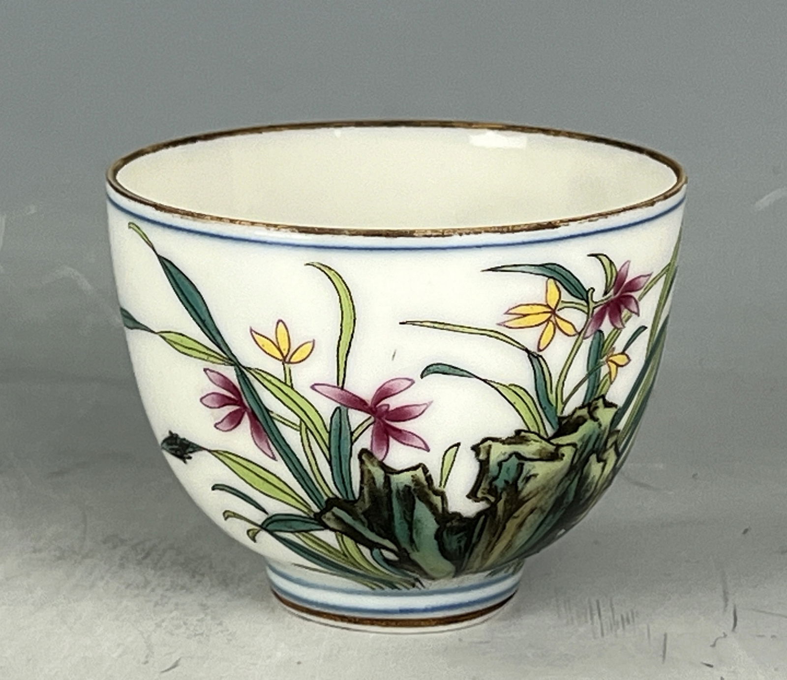 A Chinese Famille Verte Porcelain Wine Cup, painted with rocks,orchids and grass, Qianlong Mark,D (1 of 5)