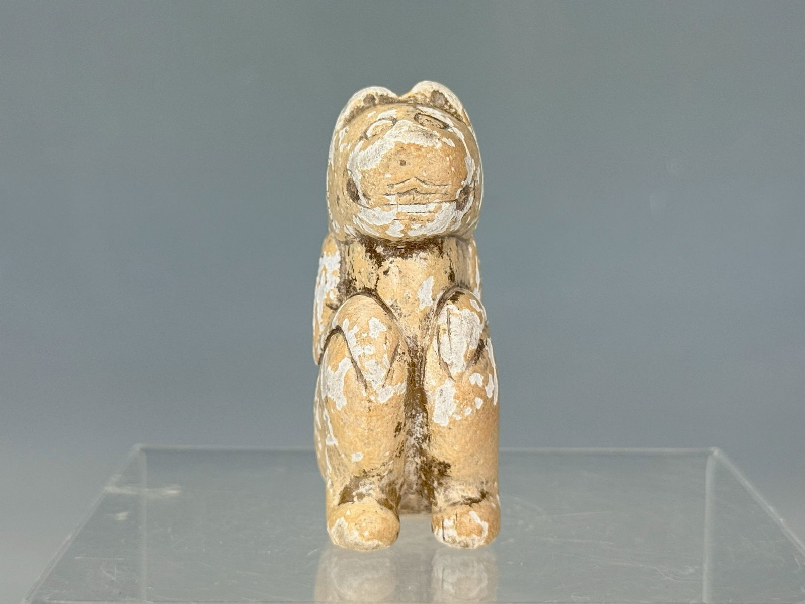 Chinese White Jade Carved Statue of a Sitting Bear,Size 6 x 3.5 x 2.3 cm.Preview from Feb 23rd to (1 of 5)