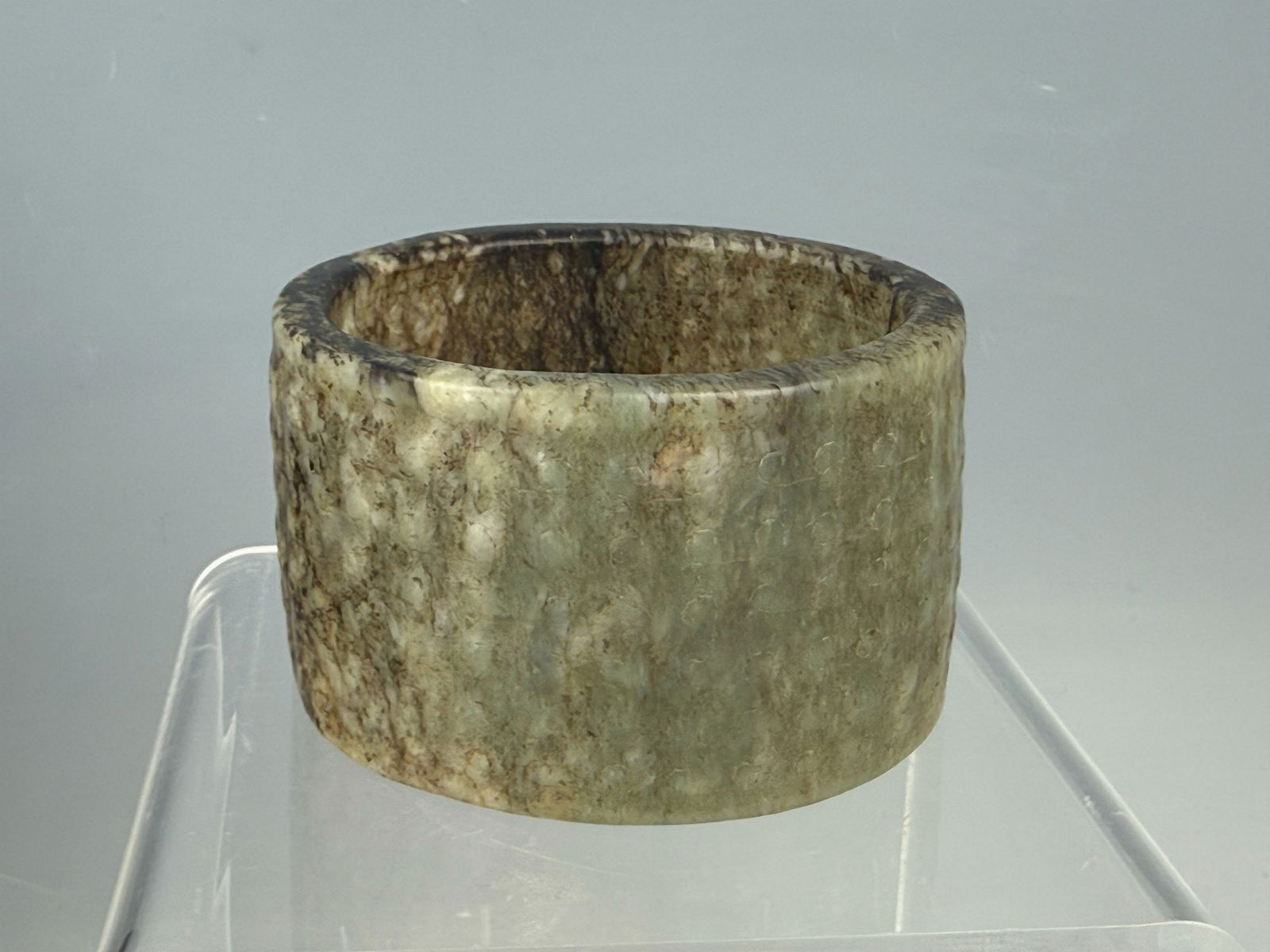 Opaque Peking Glass Jardiniere with Carving of Magpies on Plum Trees. size 8 x 5 cm. Preview from (1 of 5)