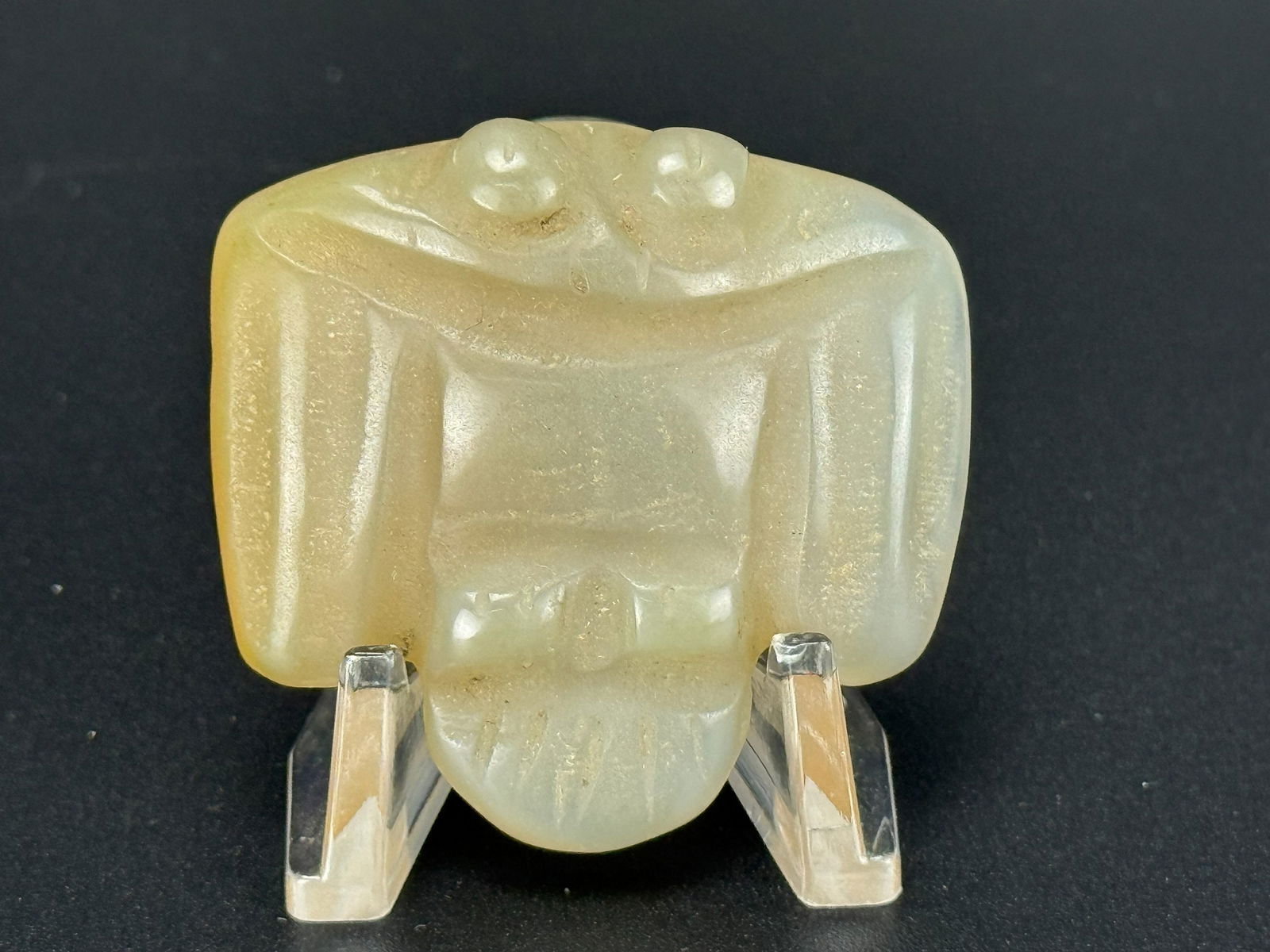 Chinese Carved Jade Eagle Pendant: Celadon jade carved pendant of an eagle, size 4.5 x 4.3 cm . Preview from Apr 20th to 24th from 1:00 PM TO 5:00 PM Eastern Time, Location: 15229 Display Court, Rockville, MD 20850.