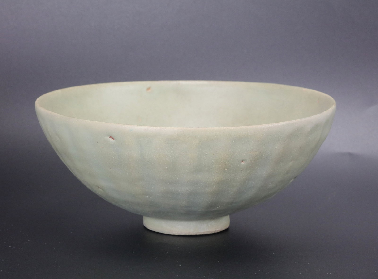 Southern Song Dynasty Chinese Longquan Celdon Glazed Lotus Bowl: Southern Song Dynasty Chinese Longquan Celdon Glazed lotus bowl, D20.5 cm(8.2in.) x H 9 cm( 3.7in.).Preview from Apr 20th to 24th from 1:00 PM TO 5:00 PM Eastern Time, Location: 15229 Display Court, R