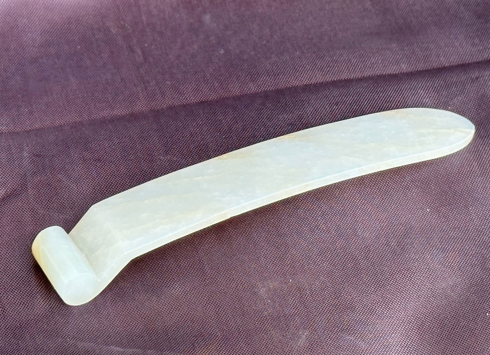 Chinese White Jade Carved Hair Pin: White Jade Carved hair pin, W 10.5 cm(4.5 in.).Preview from Apr 20th to 24th from 1:00 PM TO 5:00 PM Eastern Time, Location: 15229 Display Court, Rockville, MD 20850.