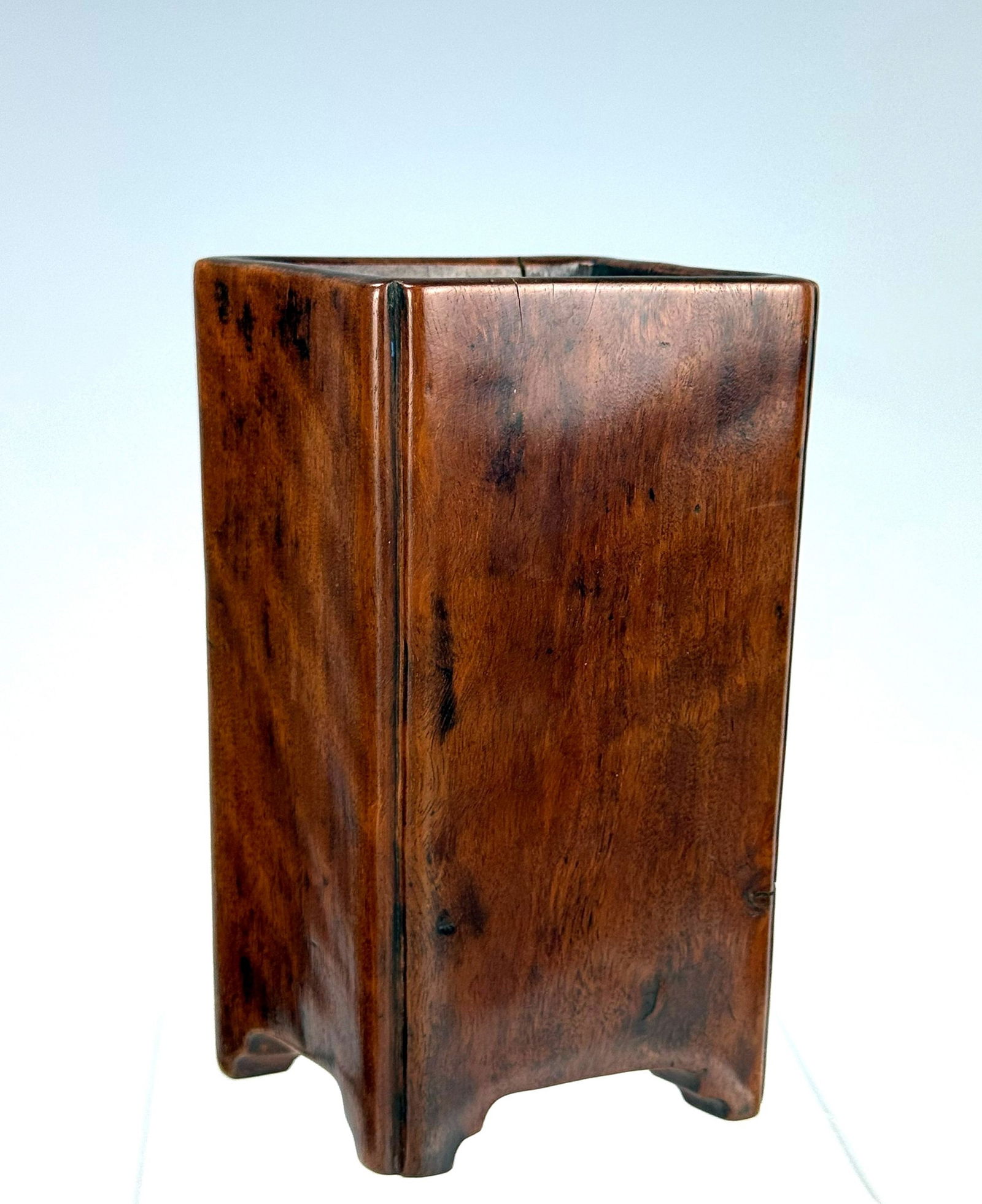 Chinese Hardwood Carved Square Brush Pot: Hardwood carved square brush pot, H12cm (4.7in) x D7cm (2.7in) x W7cm (2.7in). Preview from Apr 20th to 24th from 1:00 PM TO 5:00 PM Eastern Time, Location: 15229 Display Court, Rockville, MD 20850.