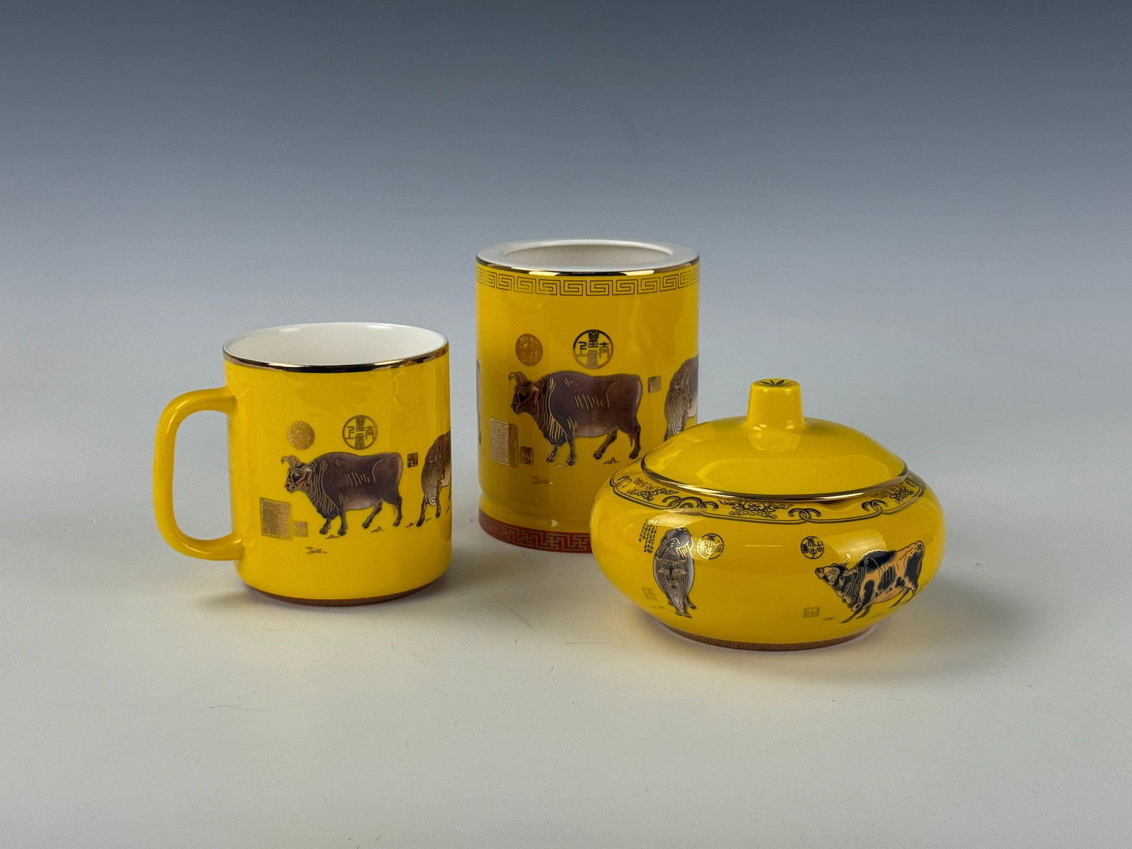 Three Chinese Porcelain Tea Cups: Three Chinese Porcelain Tea Cups,H 12.5 cm(5 in.) x D 9.8 cm( 3.8 in.).Preview from Apr 20th to 24th from 1:00 PM TO 5:00 PM Eastern Time, Location: 15229 Display Court, Rockville, MD 20850.