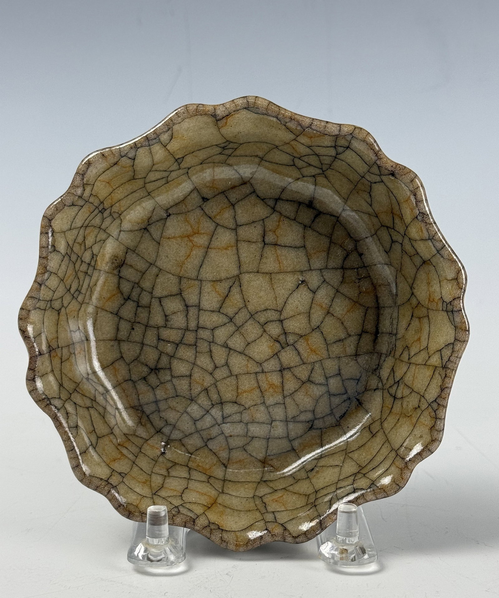 Chinese Ge Porcelain Ice Crack Mallow Shape Brush Washer (1 of 5)