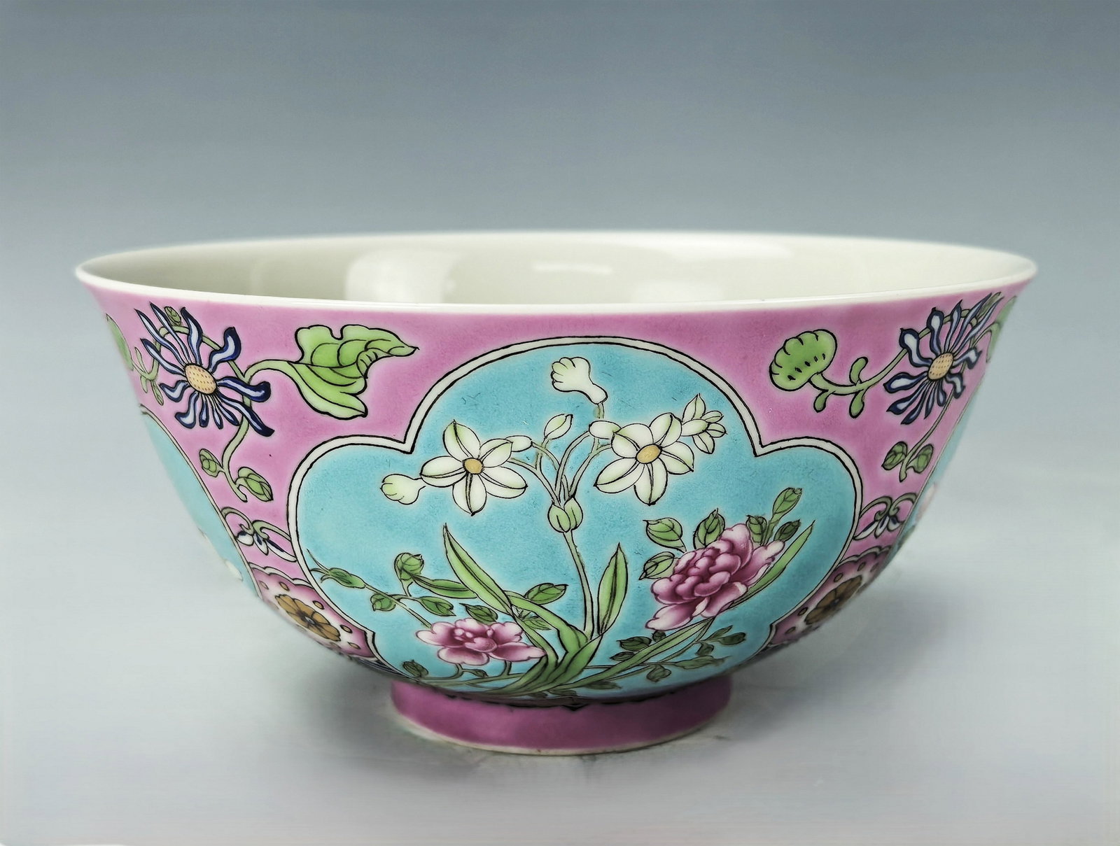Chinese Famille Rose Porcelain Bowl Kangxi Mark (1 of 6)