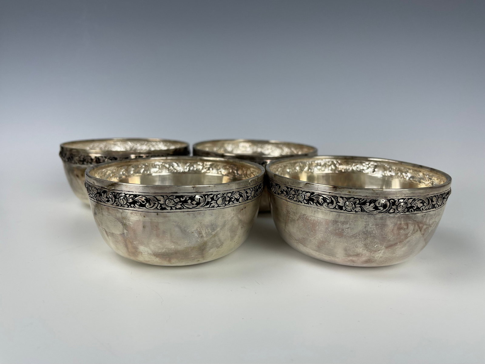 Set of 4 Antique T900 Silver Bowls Engraved with Floral Rim Decoration (1 of 5)
