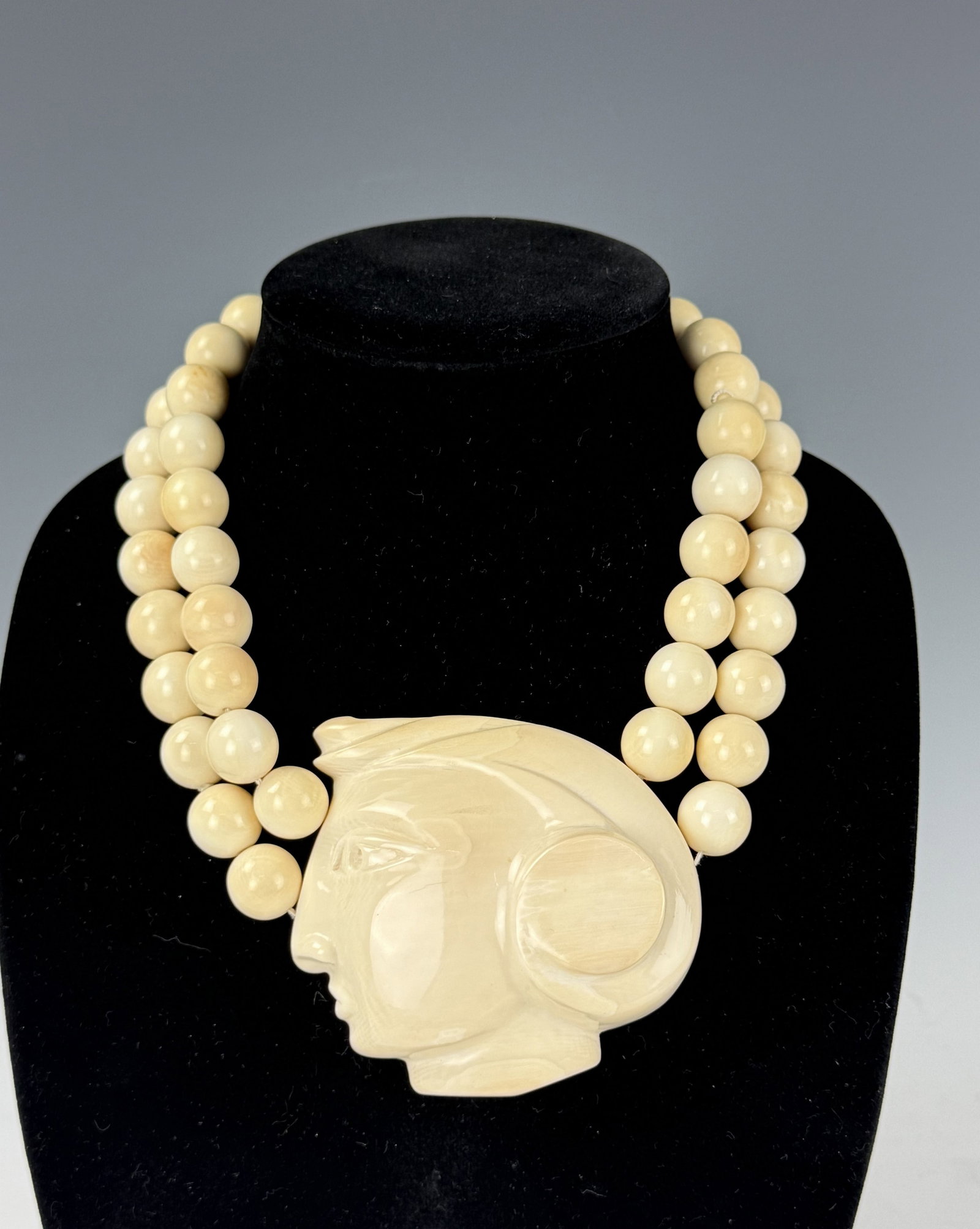 Very Rare Patricia Von Musulini Masive Carved Necklace (1 of 5)