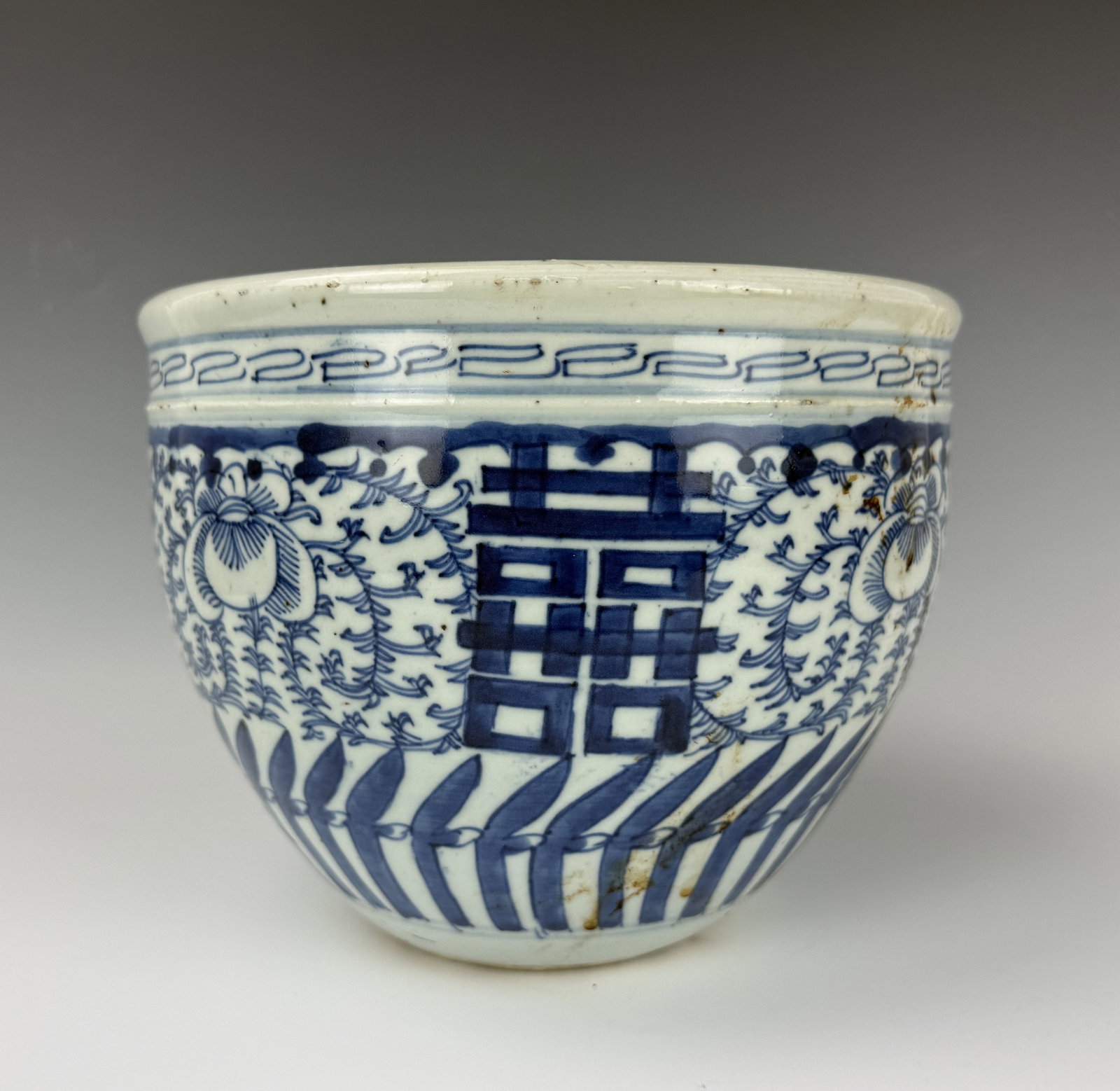 Chinese Blue and White Porcelain Pot (1 of 5)
