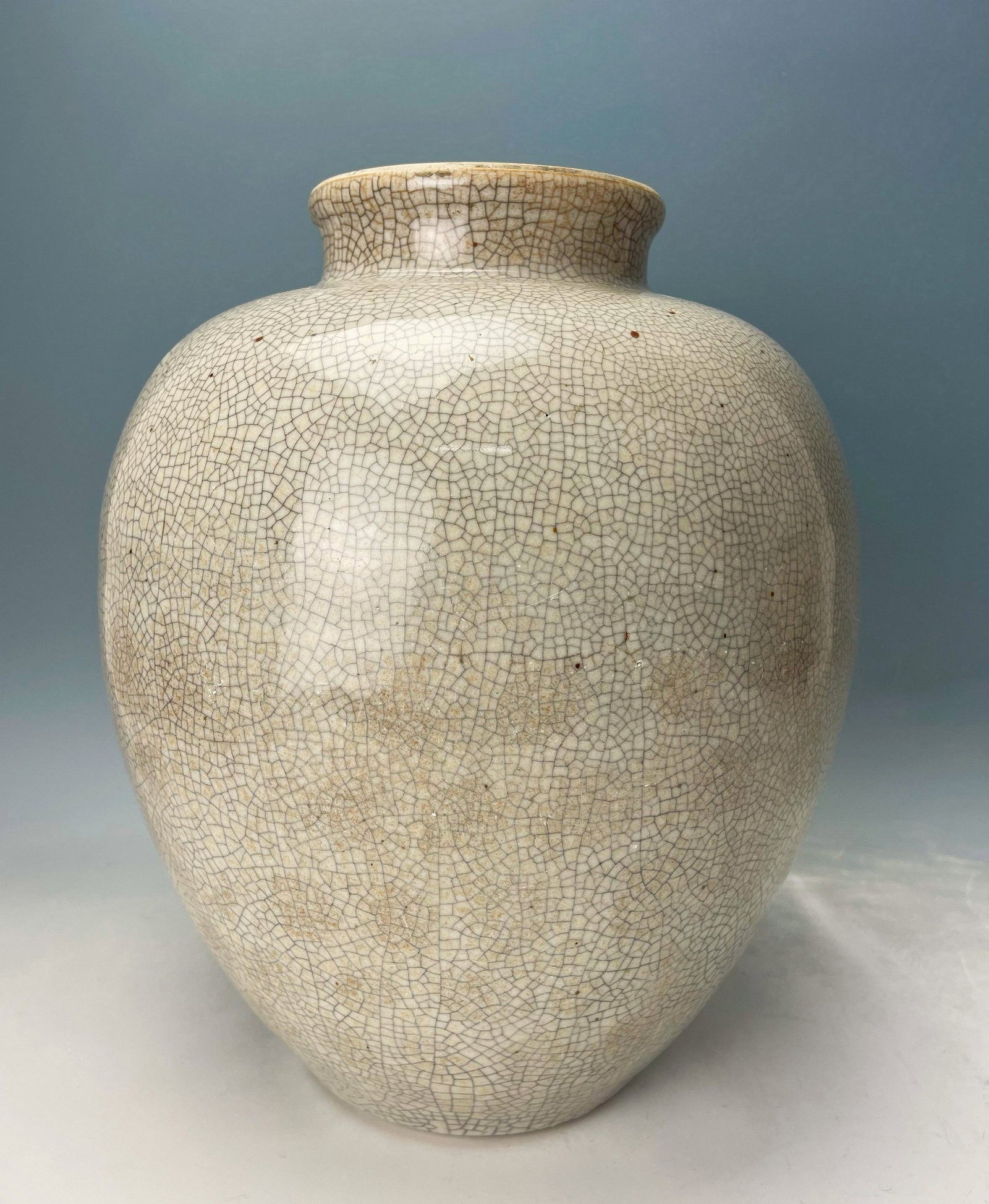 Chinese Qing Dynasty Crackle Glaze Porcelain Vase (1 of 6)