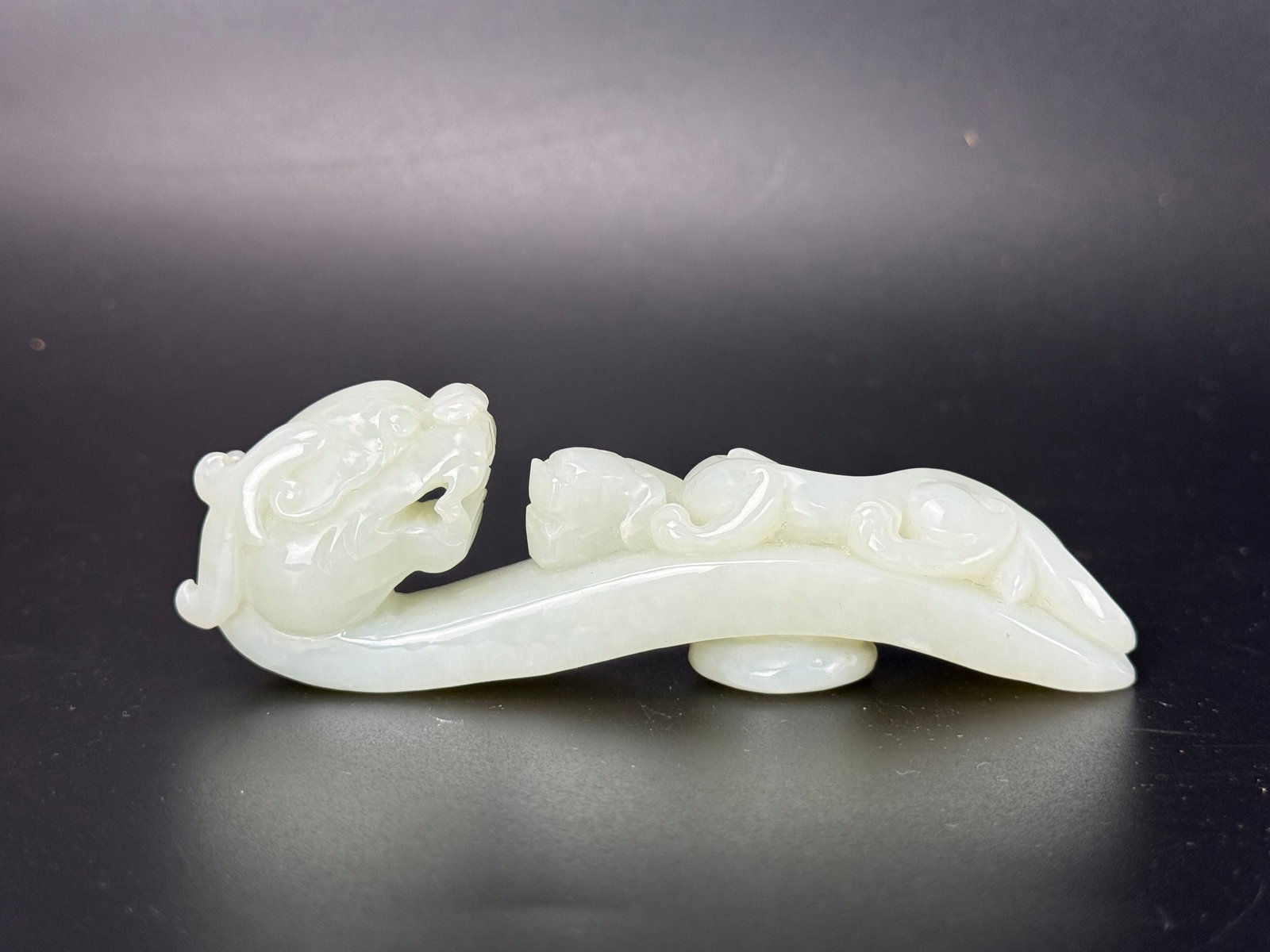 A Chinese Carved Jade Belt Hook (1 of 4)