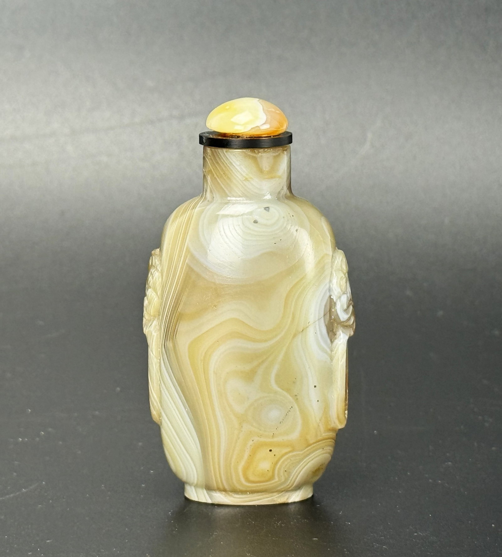 Chinese Carved Banded Agate Snuff Bottle: Chinese Carved Banded Agate Snuff Bottle. H 7.2cm(2.8in.). Preview from June 22nd to 26th from 1:00 PM TO 5:00 PM Eastern Time, Location: 15229 Display Court, Rockville, MD 20850.