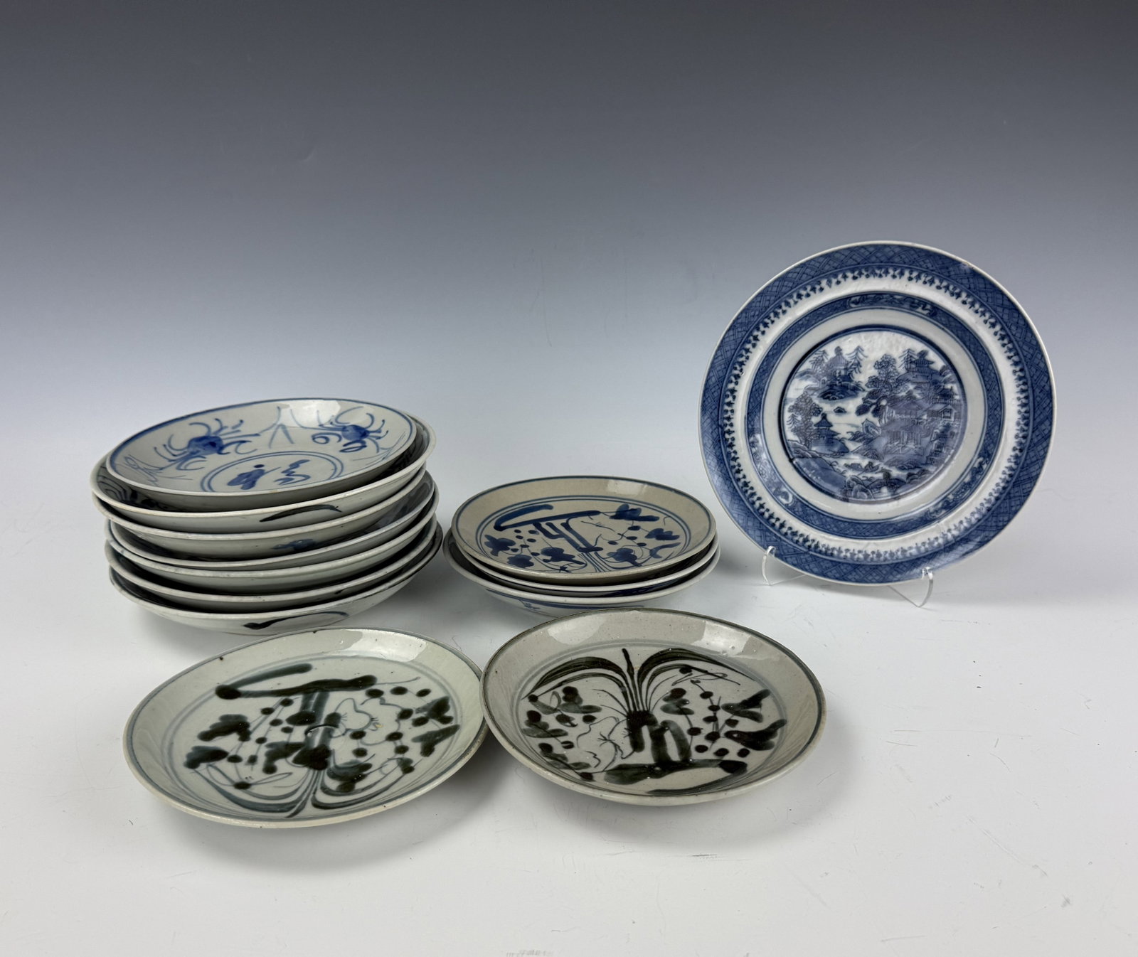 Group of 13 Chinese Blue and White Porcelain Saucers and Plates (1 of 8)