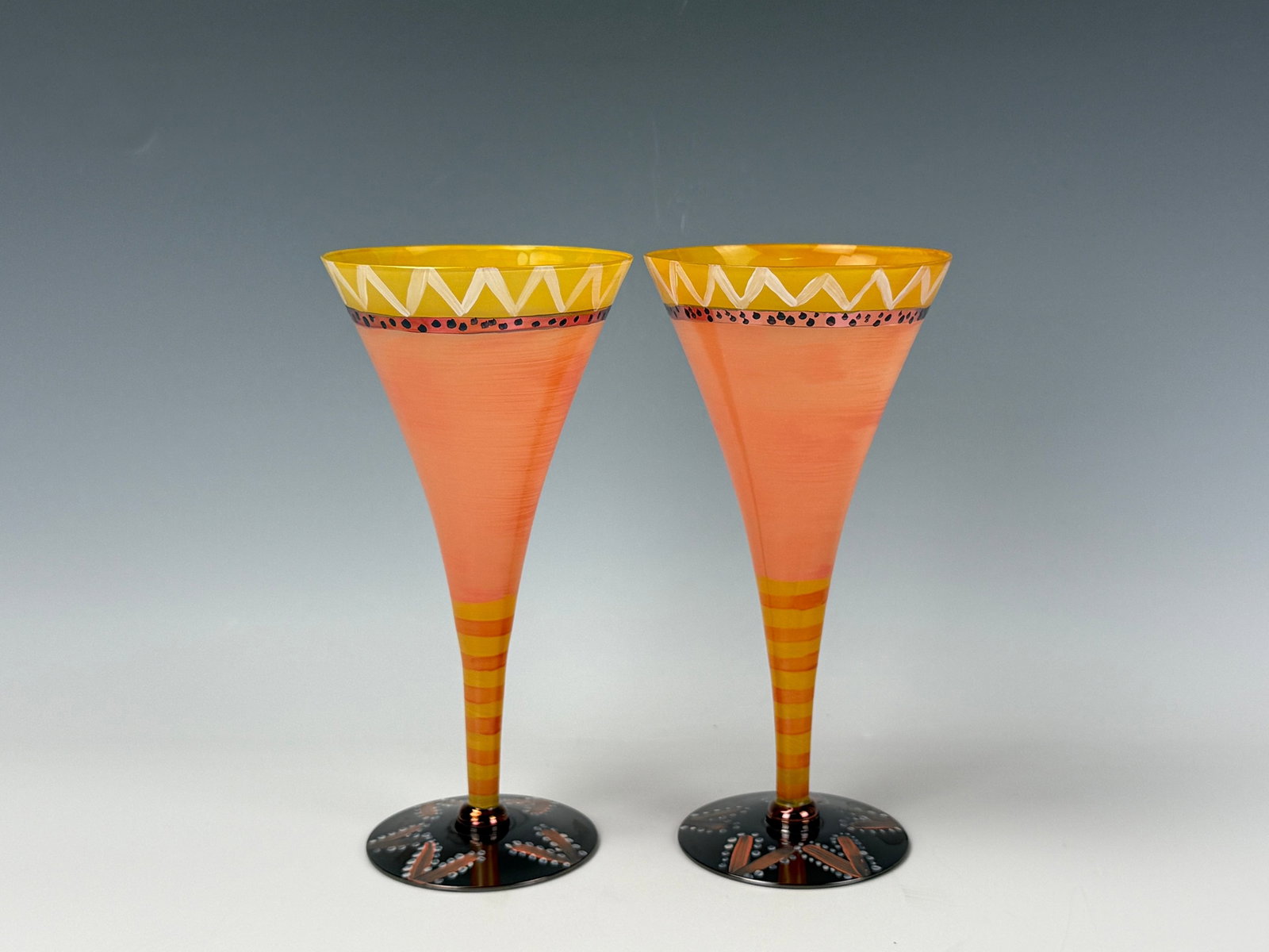 Pair of Glassware Champagne Flutes (1 of 4)