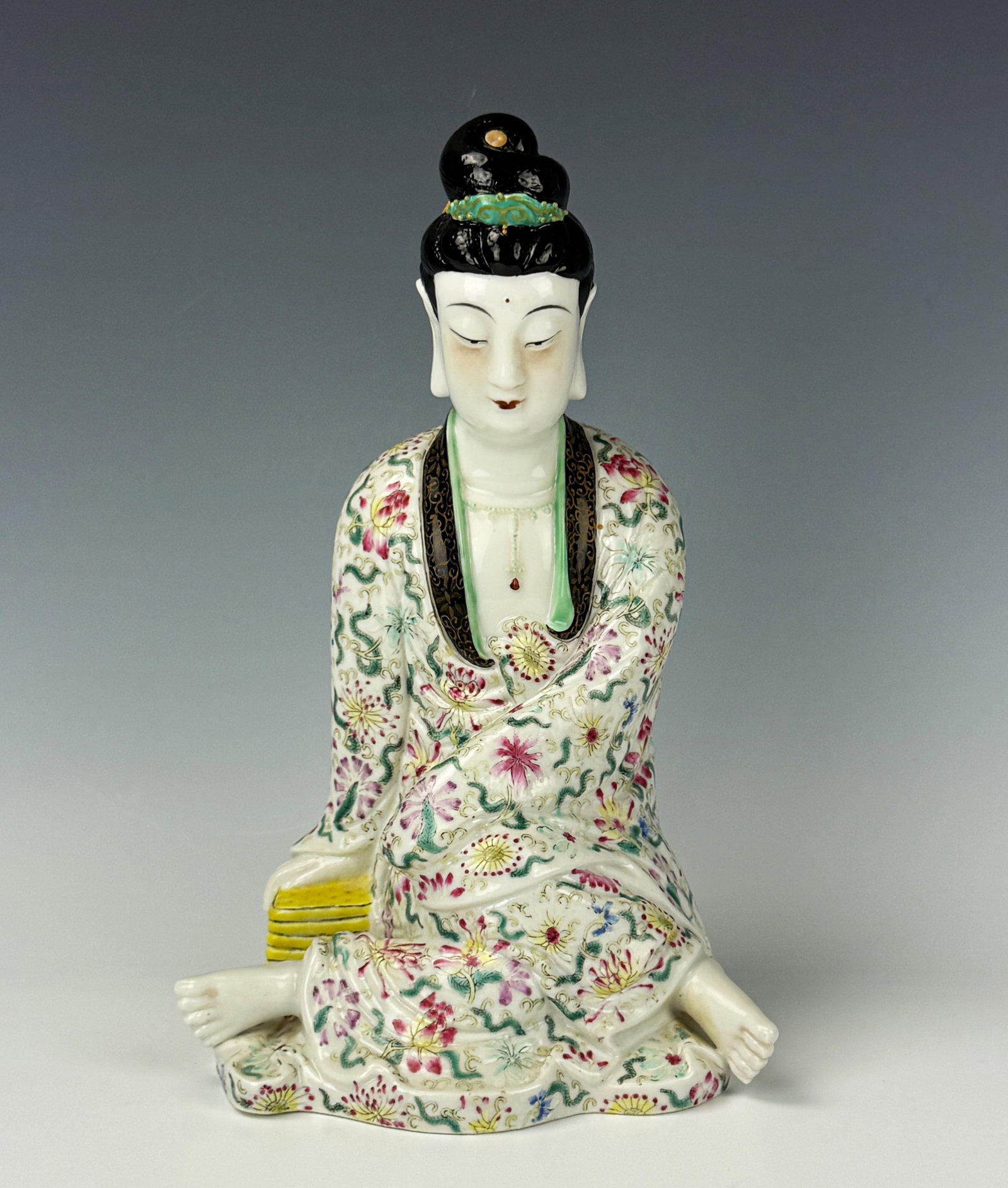 Vintage Chinese Famille Rose Porcelain Statue of Guanyin (1 of 8)