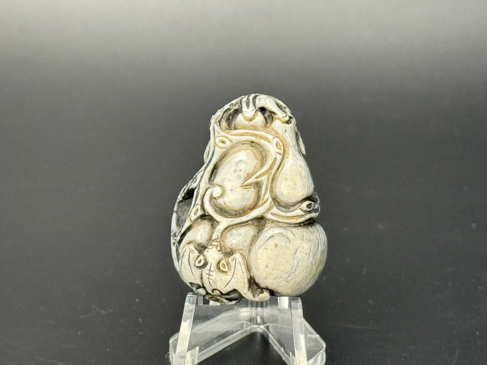Chinese Burnt White Jade Pendant of Gourds and Bats