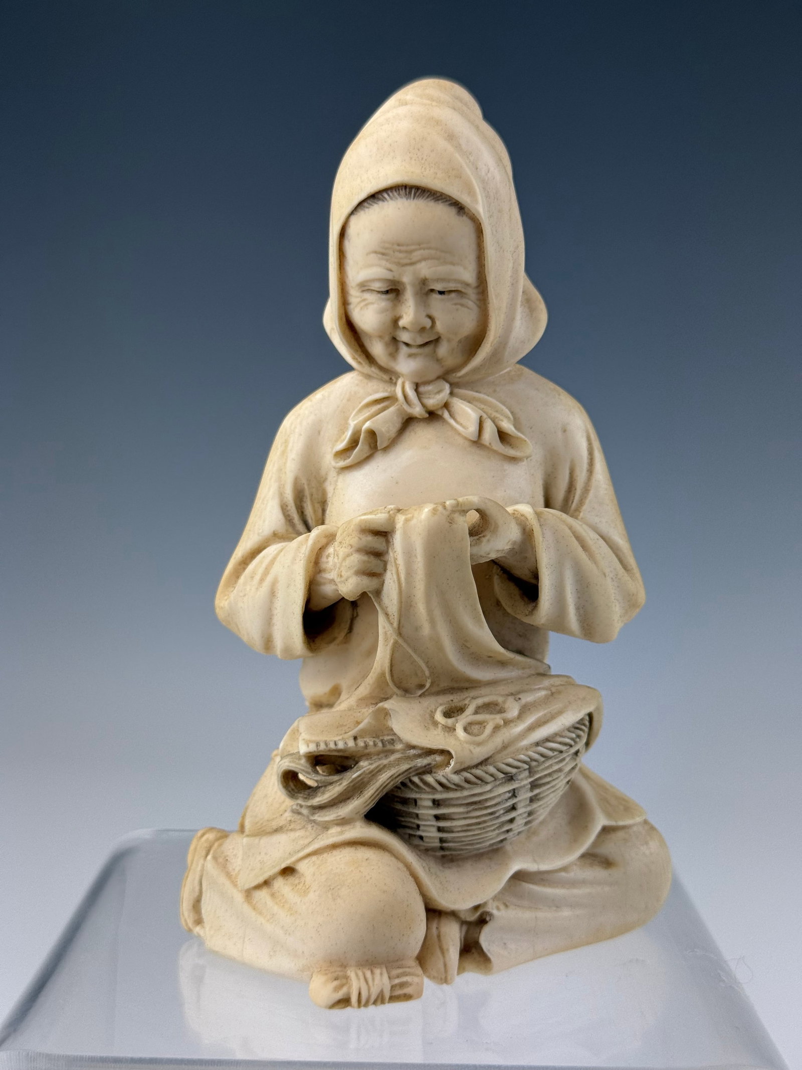 Antique Chinese Carved Bone Figure Qianlong Mark (1 of 6)