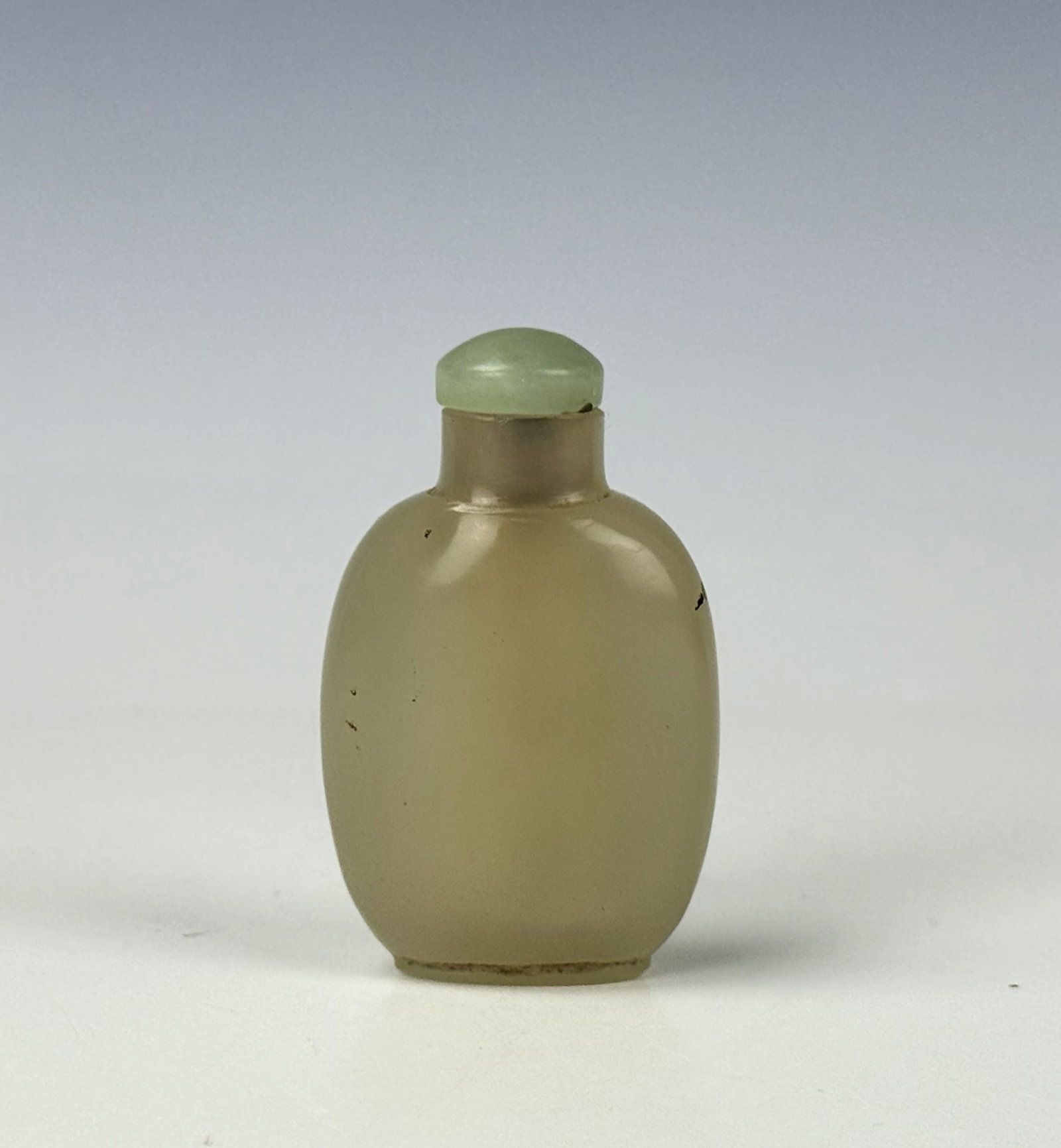 Chinese Antique Plain Agate Snuff Bottle (1 of 4)