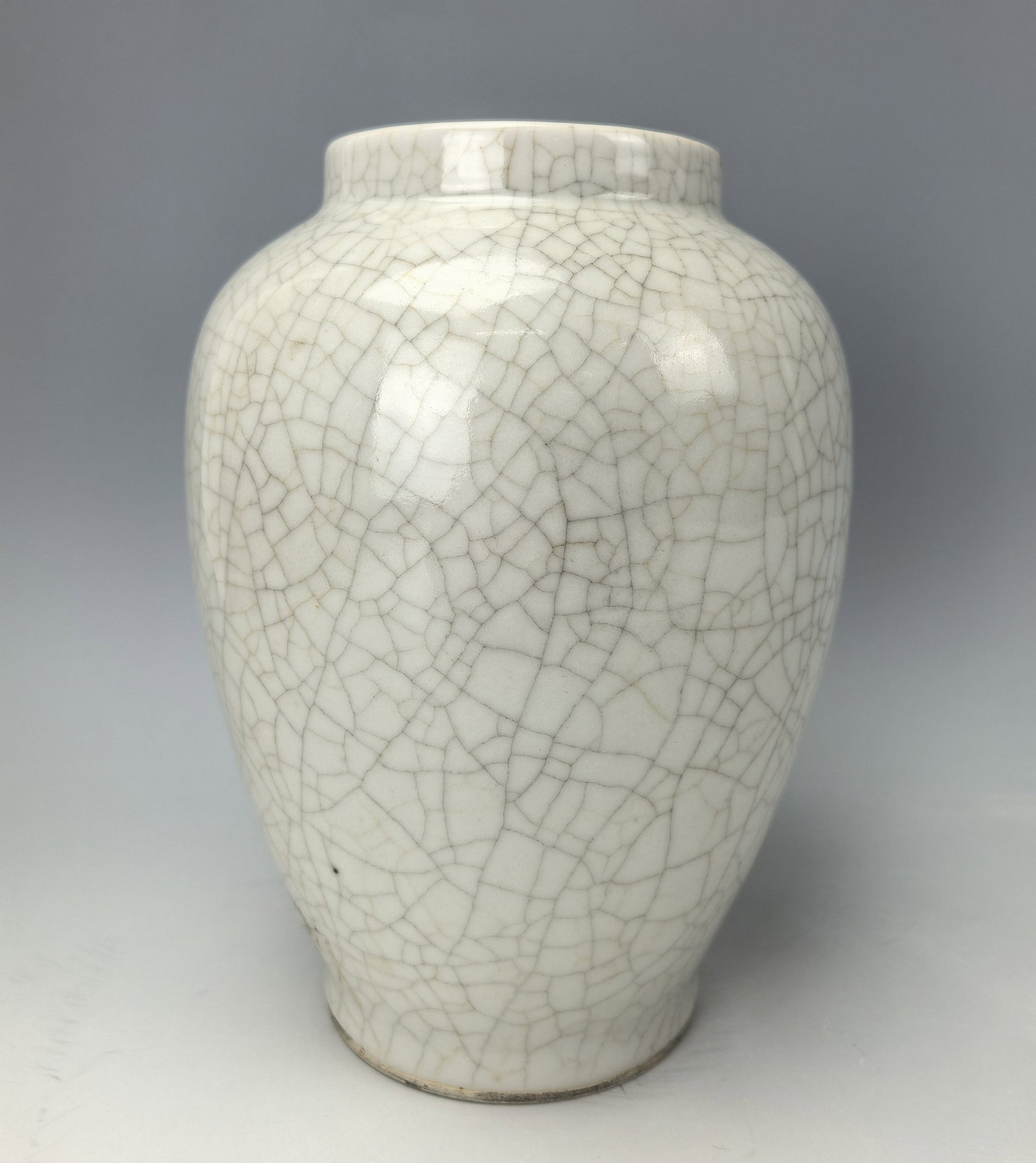 Chinese White Crackle Ge Style Porcelain Vase
