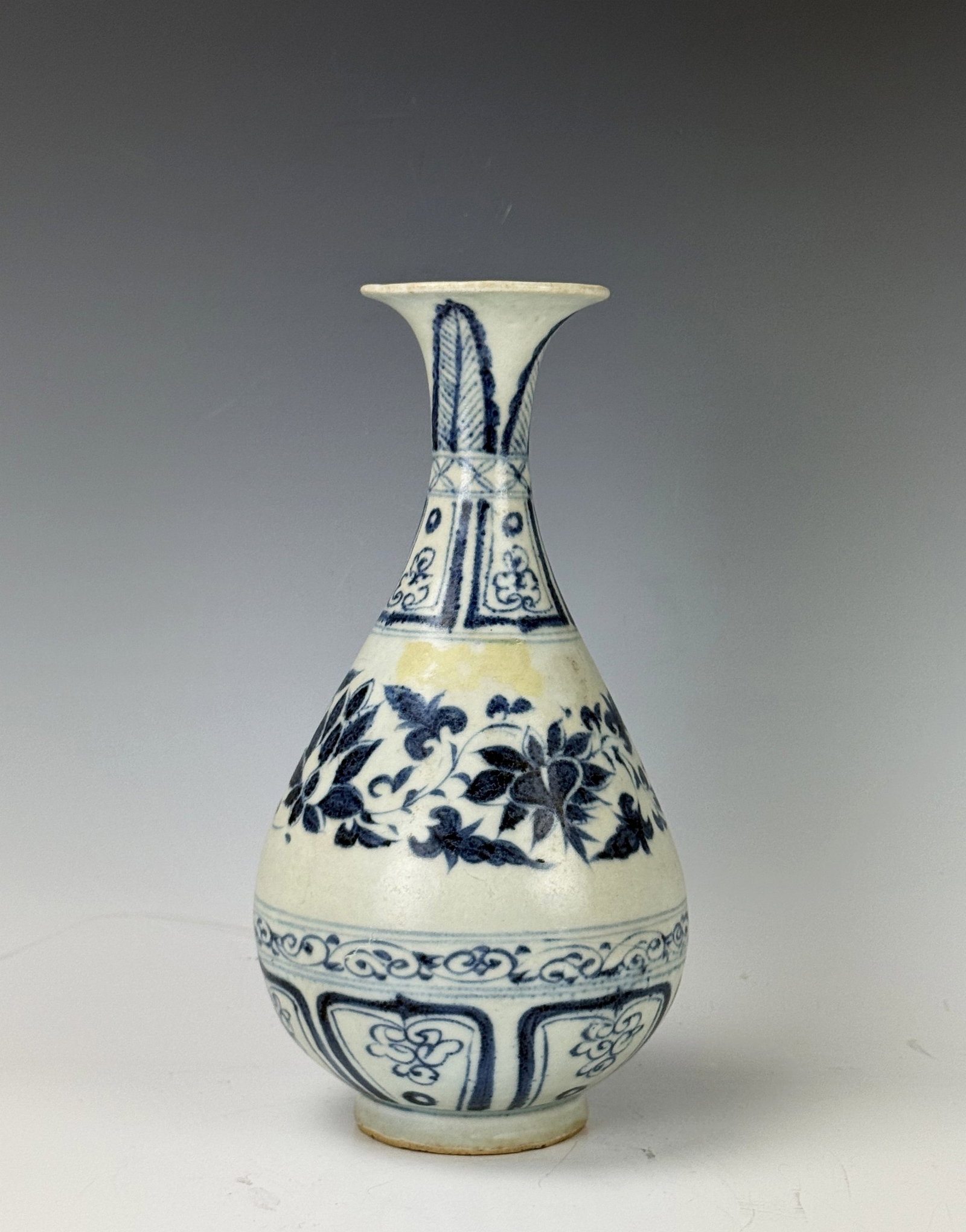 Chinese Blue and White Porcelain Yuhuchun Vase