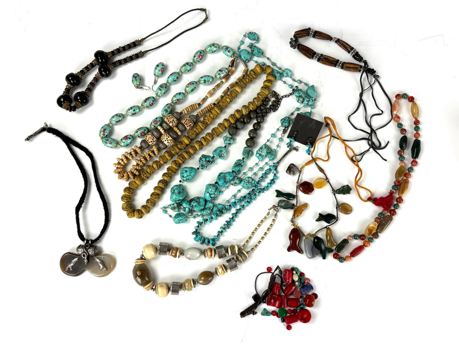 Assorted Beaded Jewelry Lots (1 of 7)