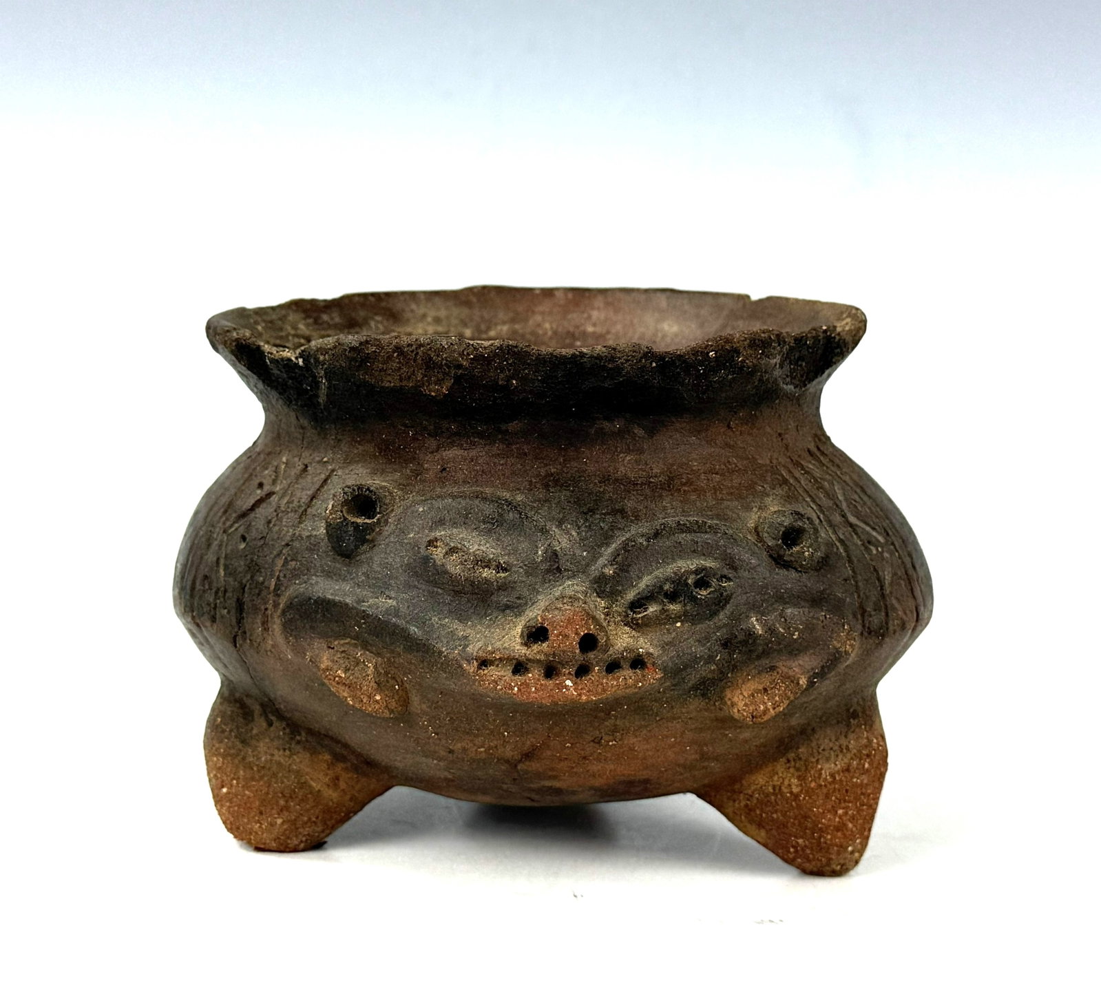 Costa Rican Pottery Tripod Bowl (1 of 5)