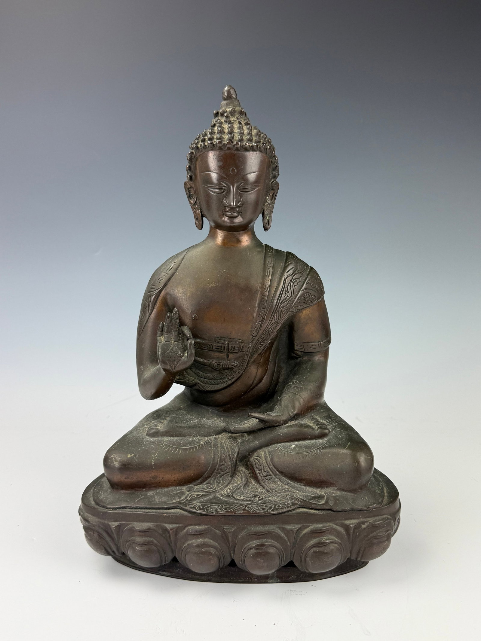 A Chinese Bronze Seated Buddha Statue (1 of 7)