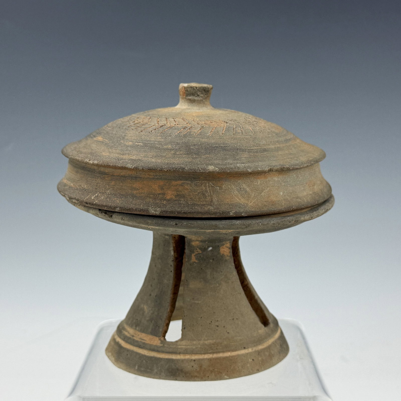 5th C. Korean Silla Blackware Kobae Lidded Dish (1 of 6)