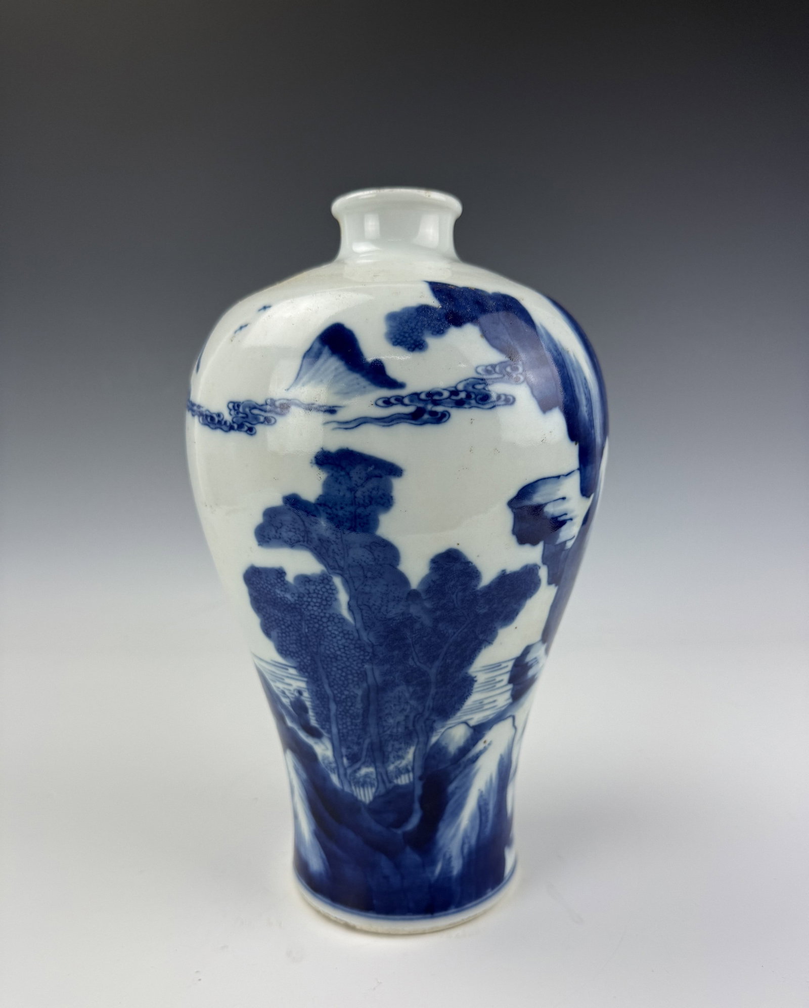 Chinese Blue and White Porcelain Meiping Vase Shujintang Mark: Chinese Blue and White Porcelain Meiping Vase Shujintang Mark. H 27.5 cm(10.8 in.). Preview from Aug 24th to 28th from 1:00 PM TO 5:00 PM Eastern Time, Location: 15229 Display Court, Rockville, MD 208
