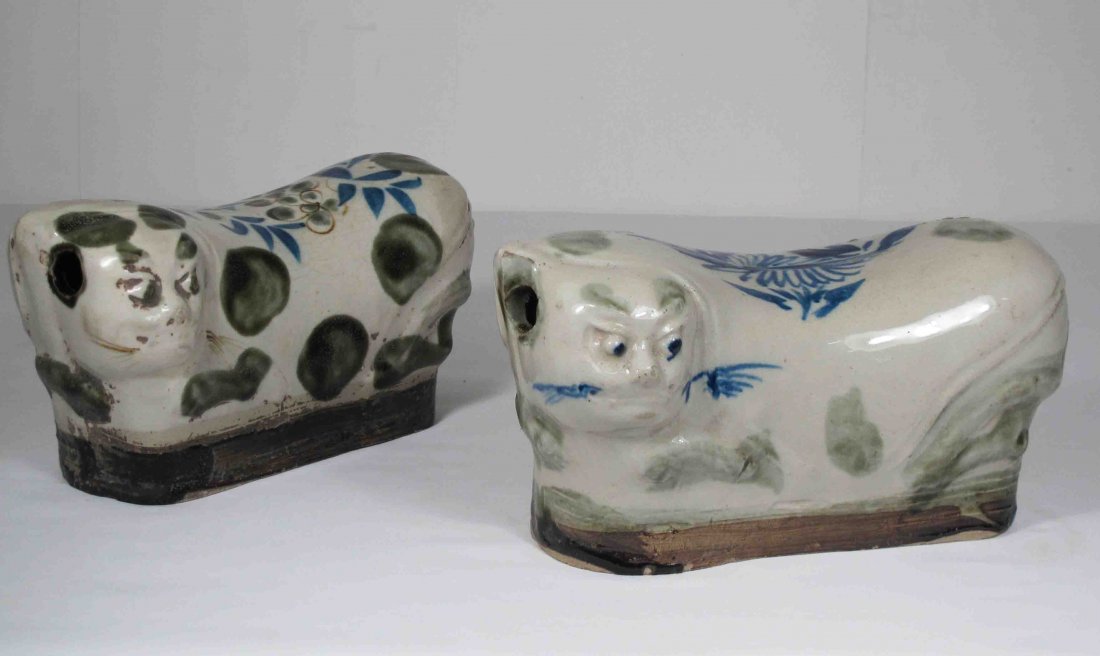 Two Chinese 19th Century Porcelain Cat Pillow Vases (1 of 7)