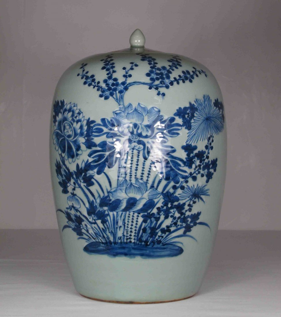 A Chinese Mid-19th century White&Blue Flower Vase (1 of 7)