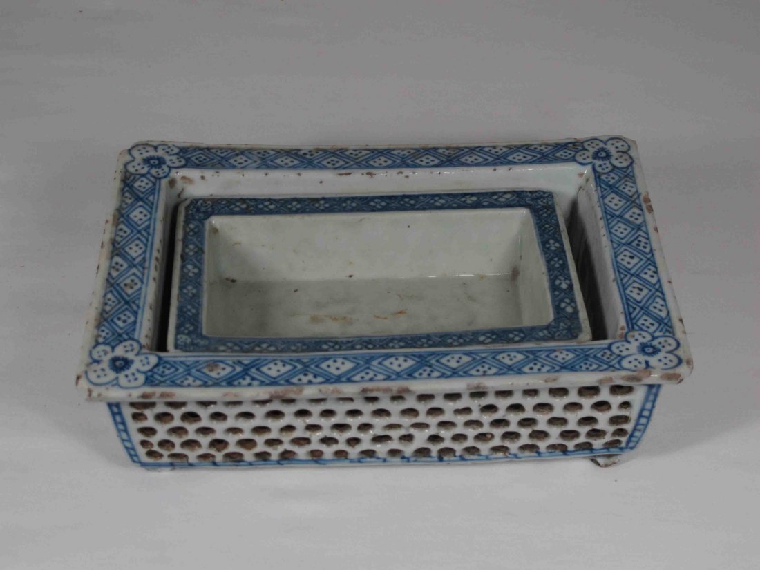 Two Chinese 19th Century Porcelain Narcissus Basin Vase (1 of 6)