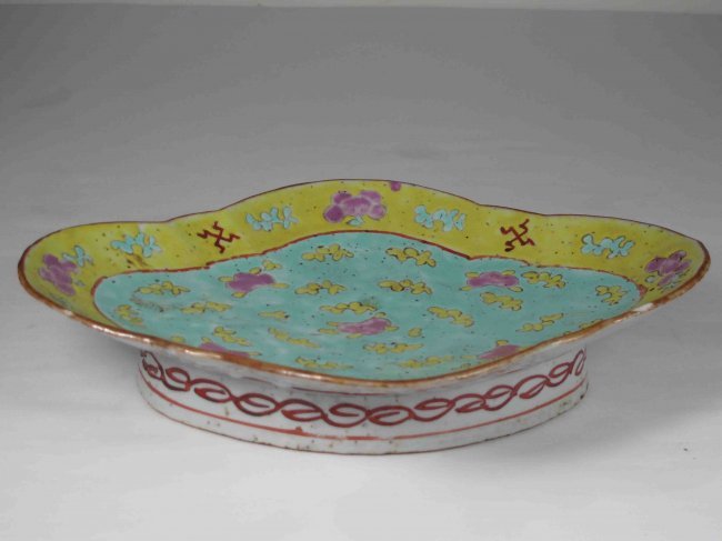 A Chinese Late Qing Dynasty Flower Plate (1 of 7)