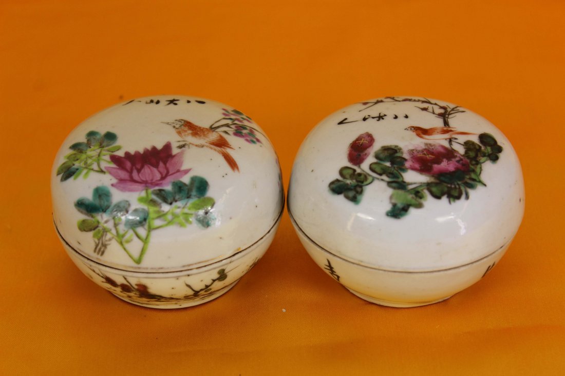 Two Chinese White Porcelain Rouge Pot Flower&Black Bird (1 of 7)