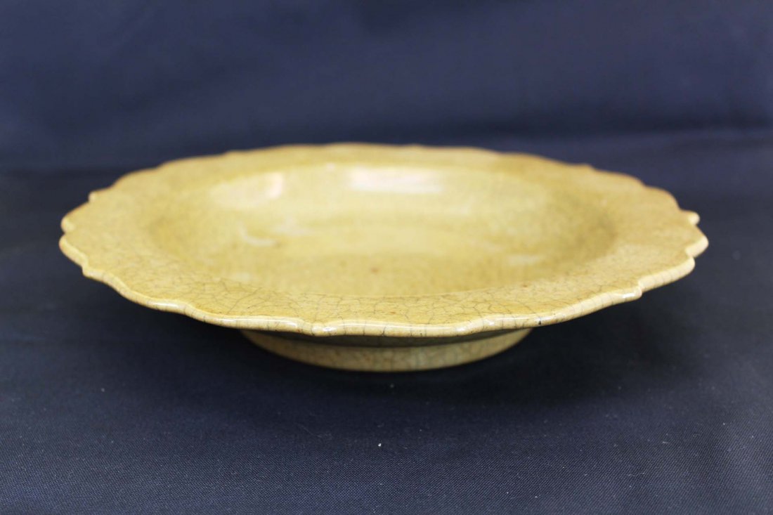 A Chinese Geware Glaze Poecelain Sunflower Plate 18C (1 of 5)