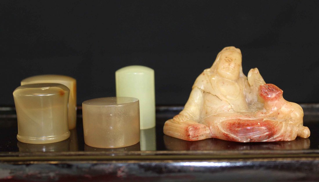 A Shoushan Stone Figure & Four Agate Pieces (1 of 5)