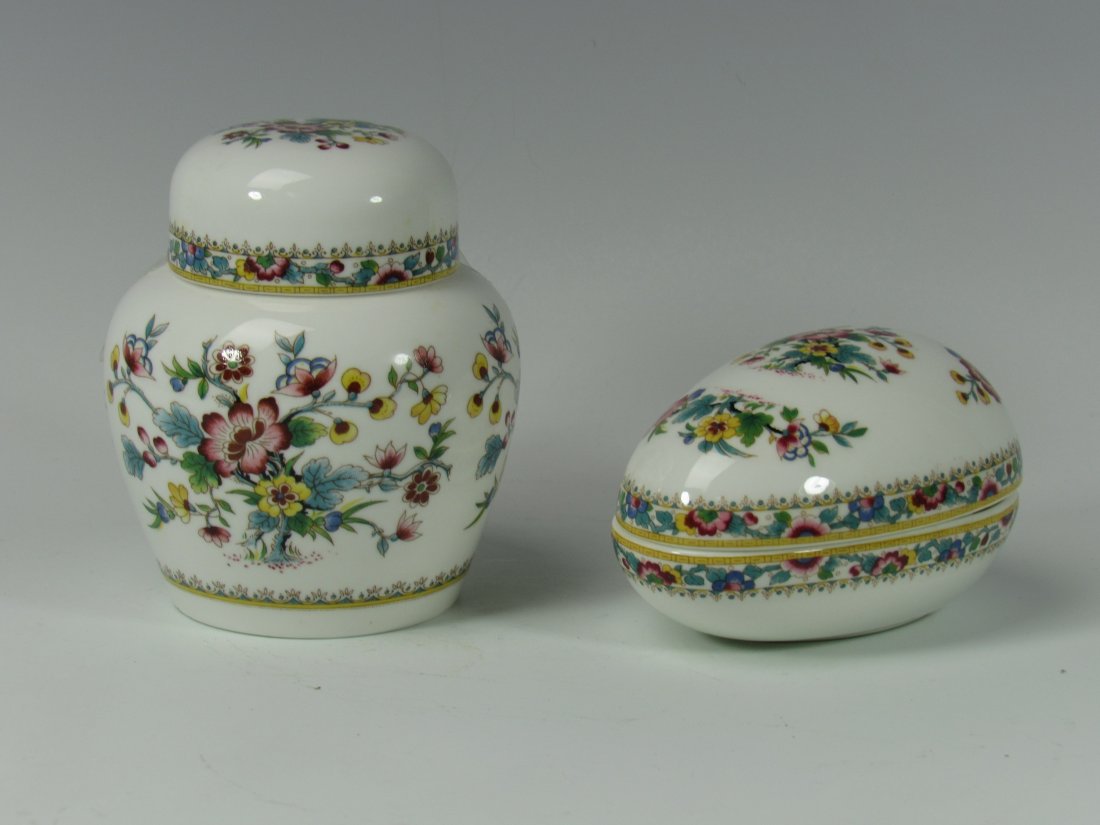 Pair Coalport Bone China Ming Rose Urn & Egg: Pair Coalport Bone China Ming Rose Urn & Egg Made in England. Good Condition. Measurements Urn4-3/4" Tall, Egg 4-3/8" Length x 2-5/8" Height.