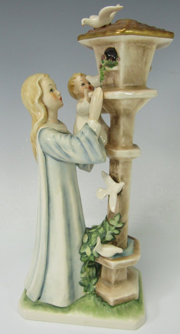 Goebel Madonna of The Doves Charlotte BYJ Figurine (1 of 6)